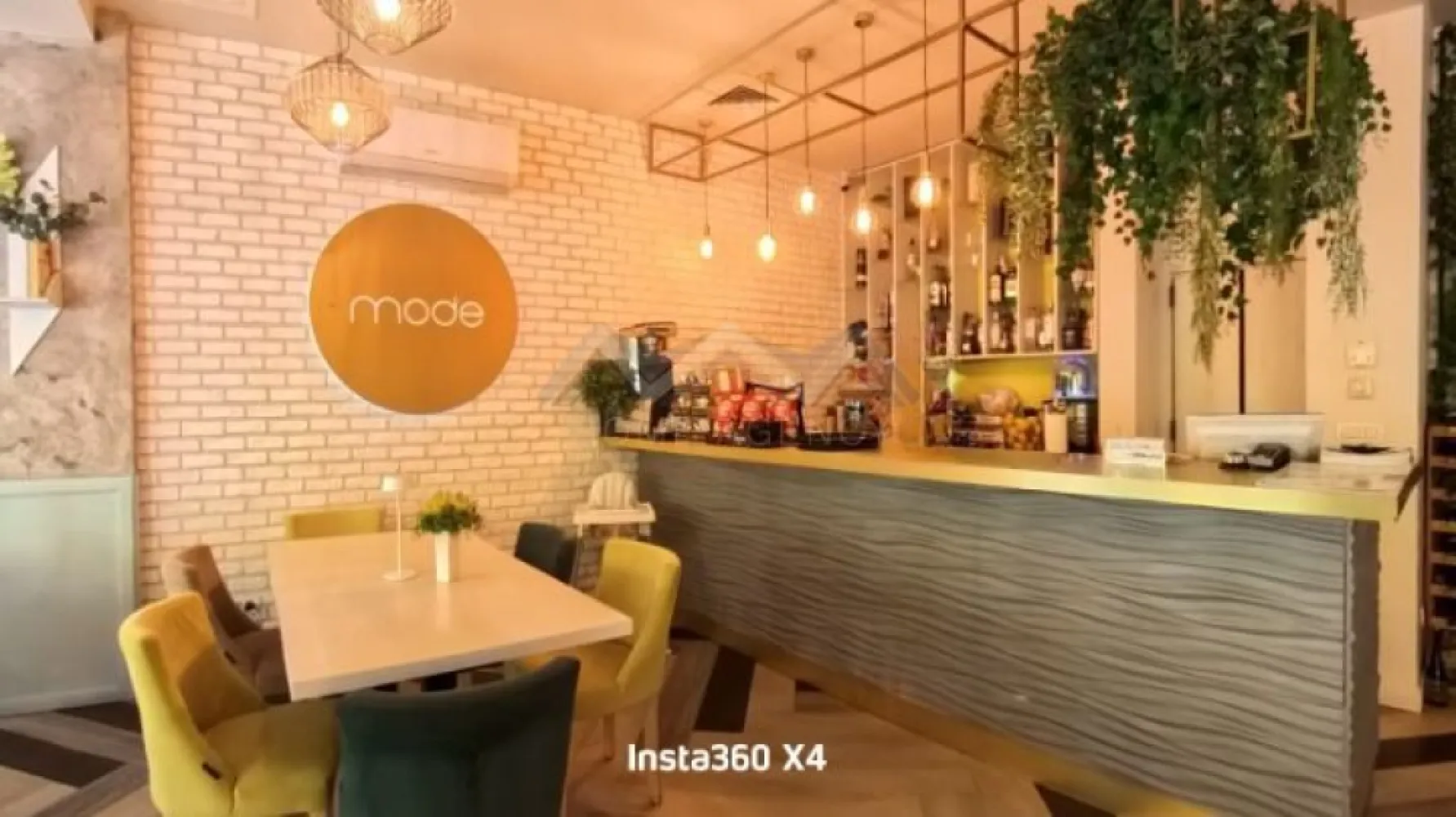 Restaurant de vânzare Otopeni ultracentral | afacere profitabilă - Oportunitate excelentă de investiție!
Vă propunem, în exclusivitate, spre vânzare, un restaurant complet mobilat și utilat, cu o reputație solidă și o activitate profitabilă, situat ultracentral în Otopeni, chiar lângă parcul central și liceul "Ioan Petruș", într-o zonă cu vad comercial intens.

Afacerea funcționează cu succes de 13 ani, având o clientelă fidelă și comenzi zilnice constante prin parteneriate cu Glovo, Tazz, Bolt Food, dar și prin platforma proprie de food delivery, prin aplicația mobilă și site. Se vinde împreună cu branding, pagini de Facebook și Instagram, flota proprie de 4 autoturisme de livrare și toate drepturile aferente.

Restaurantul dispune de o terasă (24 locuri) și un salon interior (55 locuri), recent renovate într-un concept modern, elegant și primitor – perfect pentru mese à la carte, evenimente private, petreceri corporate, nunți, botezuri, aniversări sau spectacole live.

Suprafață și facilități:
- Locație ultracentrală, cu vad excelent și chirie avantajoasă - chiar lângă parcul de la Primărie, școală, liceu
- Bucătărie complet utilată profesional, dotată cu: frigidere, congelator, lăzi frigorifice, cuptor, mese calde/reci, mașină de gheață, friteuze, aragaz, grill etc.
- Salon și bar complet echipate: mobilier modern, mese, scaune, vitrine, sistem POS, casă de marcat, sistem de supraveghere video.
- Echipamente și dotări preluate integral la vânzare, gata de folosință.
- Spațiu de depozitare la demisol.

Resurse umane și funcționare:
- Echipă formată din 9 angajați cu experiență
- Afacere funcțională și profitabilă, cu flux operațional stabil
- Fără credite sau leasing-uri active

Motivul vânzării: proprietarii își doresc mai mult timp dedicat familiei, după 13 ani de activitate continuă.

Aceasta este o ocazie rară de preluare a unei afaceri solide, cu brand format și potențial ridicat de creștere constantă, atât pe zona de evenimente, cât și pe livrare, într-o locație ultracentrală din Otopeni.

Afacere 100% funcțională, preluare imediată.
Comision 0.

Pentru detalii suplimentare și vizionări, vă stăm la dispoziție.