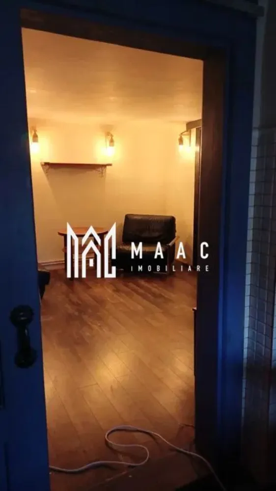 Apartament 2 camere | Etaj 1 | 54 MPU | Zona Centrala - MAAC Imobiliare va prezinta un apartament cu 2 camere situat in zona centrală, Sibiu.

Caracteristici:
Localizare: situat în inima orașului, într-o zonă centrală, cu acces facil către toate punctele de interes (mijloace de transport, instituții, magazine, cafenele, restaurante).
Tip imobil: apartament amplasat într-o curte comună.
Suprafață utilă: 54 mp.

Compartimentare:
Hol de intrare 
Dormitor 
Living 
Baie cu geam natural – dotată cu cabină de duș si geam pentru aerisire.

Dotări și beneficii:
Centrală termică proprie cu calorifere
Apartamentul este gata pentru a fi personalizat după gustul viitorului proprietar.

Avantaje zonă:
Toate facilitățile la câțiva pași: supermarketuri, farmacii, școli, grădinițe, bănci, piețe.
Apropiere de restaurante, cafenele și spații de relaxare.
Acces rapid la mijloacele de transport în comun, conexiuni facile către orice punct al orașului.

Pentru mai multe detalii precizati telefonic ca ati vazut anuntul cu ID: CP2690221