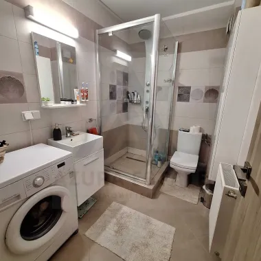 Apartament modern 3 camere 2 bai 2 balcoane etaj 2 si parcare Turnisor