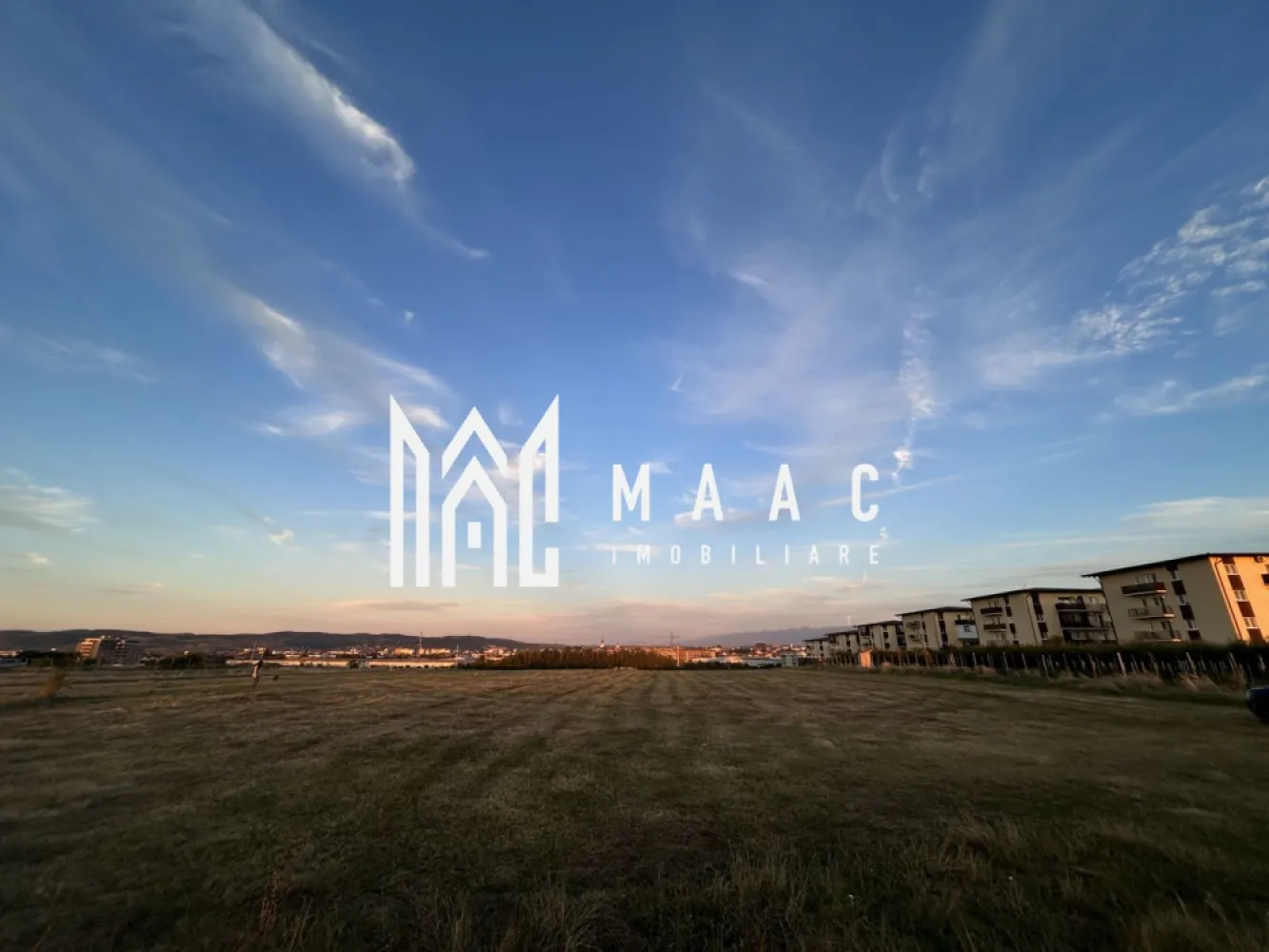 Teren Intravilan I 16500 MP | Priveliște Panoramică | Turnișor - MAAC Imobiliare vă propune spre vânzare un teren intravilan cu o suprafață generoasă de 16500 mp, ideal pentru dezvoltări cu caracter industrial, logistic sau activități economice conexe.

 Amplasare strategică – în proximitatea zonelor de expansiune urbană, cu acces facil la infrastructura principală a orașului.

 Caracteristici urbanistice (conform Certificatului de Urbanism):
Destinație urbanistică: teren intravilan
Regim economic: destinație actuală – unități industriale , cu schimbare propusă în zonă de activități economice.
POT și CUT: conform PUZ aprobat

 Detalii tehnice:
Suprafață totală: 16500 mp
Deschidere la stradă: 70 ml
Adâncime: 230 ml
Topografie: teren ușor înclinat, cu priveliște spectaculoasă atât spre oraș, cât și spre munți
Utilități: la stradă, în imediata apropiere (curent, apă, canalizare, gaz)

 Avantaj major: terenul se află într-o zonă cu potențial ridicat de dezvoltare industrială și logistică, oferind oportunități excelente pentru investitori.

 Pentru mai multe detalii și vizionări, precizati telefonic ca ati vazut anuntul cu ID: CP2687090