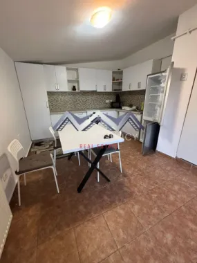 Apartament 2 camere cu grădină proprie 30 mp / Central