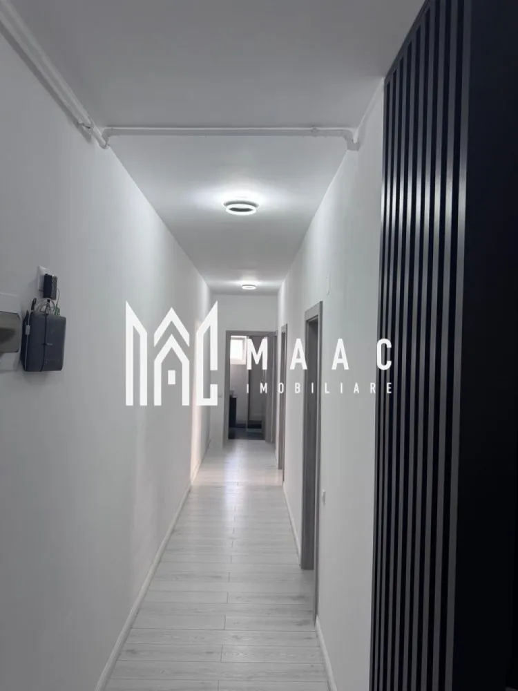 Apartament 3 camere | 2 Locuri de Parcare | Complet Mobilat | Arhitectilor - MAAC Imobiliare vă propune spre vânzare un apartament de lux cu 3 camere, situat la parterul unui imobil cochet cu doar 3 etaje, într-o zonă liniștită în cartierul arhitecților.

Detalii apartament:
Suprafață utilă: 64 mp + balcon de 5 mp
Compartimentare: living spațios, bucătărie separată cu ușă de sticlă, 2 dormitoare elegante, baie modernă
Finisaje si dotări premium: încălzire în pardoseală, centrală termică Bosch, mobilier MDF vopsit la comandă, șemineu electric funcțional, obloane la toate geamurile
Electrocasnice: TV QLED 165 cm, televizoare UHD suplimentare, mașină de spălat si uscător, mașină de spălat vase, plită, hotă, frigider și cuptor încorporate

Avantaje:
Apartament complet mobilat si utilat complet
Două locuri de parcare incluse (cu blocatoare montate)
Zonă aerisită cu multă verdeață
Ideal pentru cei care își doresc un stil de viață exclusivist

Pentru mai multe detalii sau pentru a programa o vizionare, vă rugăm să ne contactați.
Specificați ID-ul CP2684245.
