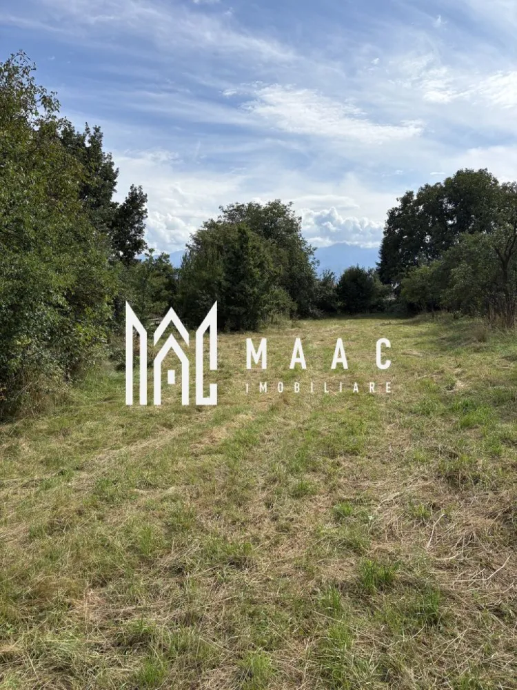 Teren | Intravilan | 2100MP | Porumbacu de Sus - MAAC Imobiliare vă propune spre vânzare o grădină intravilană cu vedere superbă la munte, situată în Porumbacu de Sus – ideală pentru construcția unei case de vacanță sau a unei locuințe permanente.

Caracteristici generale:
Suprafață teren: 2.100 mp
Utilități: curent, apă și canalizare – toate trase până la poartă
Teren intabulat, gata pentru construcție

Avantaje:
Zonă liniștită, cu acces facil
Priveliște deosebită către munte
Potențial excelent pentru investiție sau locuire permanentă

Pentru mai multe detalii sau pentru a programa o vizionare, vă rugăm să ne contactați.
Specificați ID-ul CP2681757.