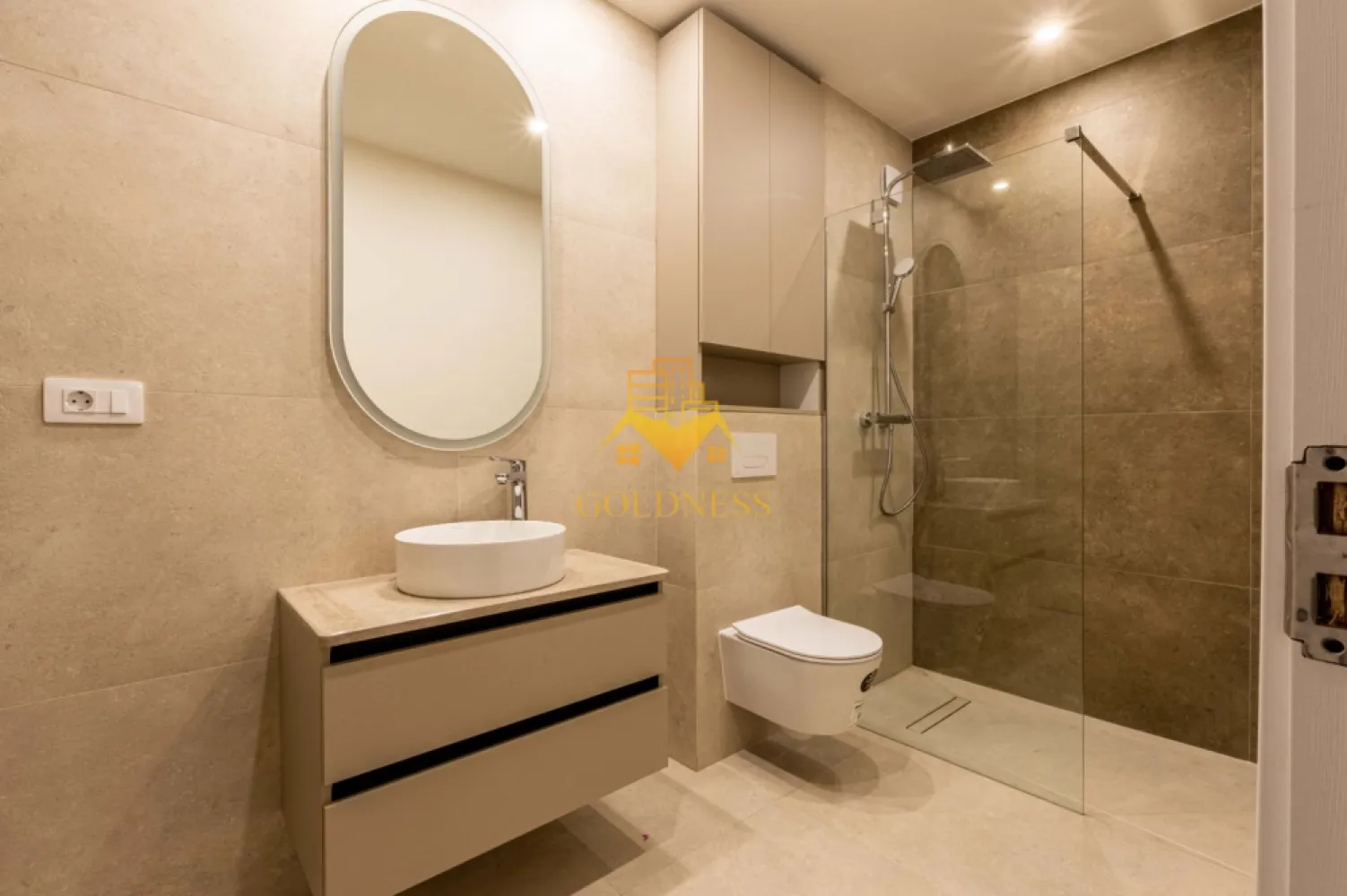 2 camere, modern, bloc nou, Parcare, Vivo, Metro, Columna Residence - GOLDNESS Imobiliare vă propune spre închiriere un apartament cu 2 camere complet mobilat și utilat, la etajul 5 într-un imobil de 7 etaje, în Floresti. Apartamentul este compartimentat astfel:
 - dormitor cu pat matrimonial, dressing, noptiere
 - living cu bucatarie open-space complet utilată, canapea extensibilă, loc de servit masa 
 - baie cu cabina de dus, calorifer port prosop inox și dulap pentru depozitare.
 - balcon de 10 mp.

Imobilul este dotat cu toate cele necesare- centrală proprie, mașină de spălat haine, frigider, plită electrică, hotă, etc. 
Se află în apropierea stațiilor de transport în comun, magazine, restaurante, spații verzi, farmacii, etc. 
Dispune de loc de parcare exterior!
Pentru intermediere se percepe un comision de 50% din prețul chiriei!

Dacă sunteți interesați de acest apartament și doriți să îl vizionați, dar și pentru alte oferte sau detalii nu ezitați să ne contactați telefonic sau prin e-mail - goldnessimobiliare@gmail.com. Vă stăm la dispoziție!