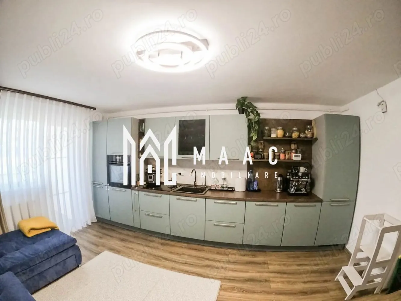 Apartament 3 camere | Gradina | 109 MP | Parcare | Selimbar - MAAC Imobiliare va prezinta un apartament cu 3 camere in Șelimbăr. Caracteristici: Suprafață utilă: 70 mp Construcție nouă, finalizată în 2020 Conectat excelent la oraș: doar 10 minute până la Promenada Mall Sibiu În apropiere de școli, magazine, transport public și spații verzi Grădină privată cu suprafață de 109 mp Sistem automat de irigație Robot de tuns iarba inclus Se vinde complet mobilat și utilat Centrală termică proprie, aer condiționat și filtru de apă Loc de parcare inclus în preț. Pentru mai multe detalii precizati telefonic ca ati vazut anuntul cu ID: CP2681465