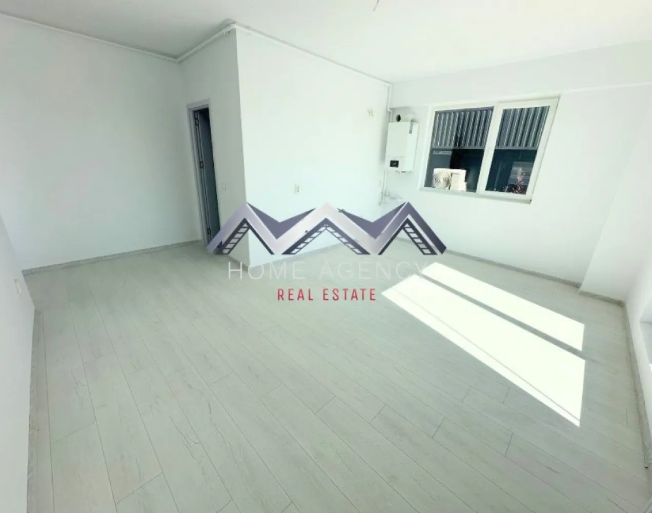 Apartamente moderne în Otopeni – perfecte pentru locuit sau investiție! - Descoperă două locuințe care îți oferă libertatea de a decide ce ți se potrivește mai bine – confort personal sau investiție imediată. Ambele apartamente se află într-un bloc nou, P+3R, parte dintr-un ansamblu rezidențial modern, aerisit și sigur, cu acces controlat și zone verzi amenajate.

Varianta 1 – parter/3, nemobilat, 41.90 mp utili + balcon 4.70 mp
- Perfect pentru cei care vor să-și creeze propriul stil.
- Orientare Sud-Est, cu un geam în plus față de etaj – lumină naturală din belșug și un ambient mai aerisit.
- Apartament nemobilat, ideal dacă vrei să-l amenajezi după gustul tău.
- Un spațiu excelent pentru locuit sau pentru o investiție unde tu decizi amenajarea.
- Preț avantajos.
- Ideal pentru cei care își doresc personalizare totală, investitori care vor să optimizeze bugetul sau cei care preferă acces facil, fără urcat de scări.

Varianta 2 – etaj 2/3, complet mobilat & utilat, 46.1 mp utili + balcon 4.80 mp (preț diferit)
- Soluția „la cheie”: te muți imediat sau îl închiriezi din prima zi.
- Orientare Sud, lumină toată ziua.
- Balcon închis pe laterale – perfect ca spațiu suplimentar de lucru sau relaxare.
- Apartament complet mobilat și utilat, cu design modern și finisaje atent alese.
- Totul este pregătit pentru tine: doar îți aduci bagajele.
- Ideal și pentru investiție: se poate închiria imediat, fără costuri suplimentare.
- Ideal pentru: cei care vor confort instant, investitori care doresc randament rapid sau persoane cu un stil de viață activ, fără timp pentru amenajări interioare.

Avantaje comune pentru ambele variante:
- Loc de parcare inclus în preț.
- TVA inclus în preț.
- Comision 0% – achiziție direct de la dezvoltator
- Ansamblu modern, liniștit, cu acces controlat
- Localizare excelentă: magazine, restaurante, stație de transport în comun, acces rapid către DN1, centură, Aeroport, Pipera
- Consultanță gratuită și brokeraj financiar fără costuri suplimentare

Tu alegi ce ți se potrivește: flexibilitate și preț mai mic la parter sau confort și randament imediat la etaj
Indiferent de varianta aleasă, obții o locuință modernă, luminoasă și bine poziționată – perfectă pentru "acasă" sau ca investiție sigură.

📞 Sună acum și programează o vizionare cu echipa de vânzări!