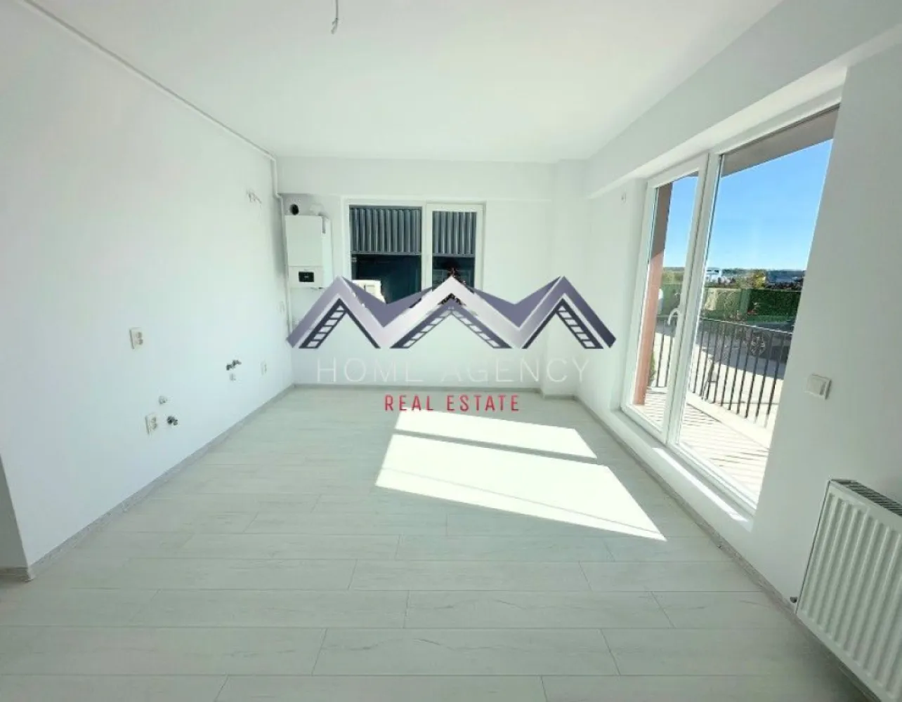 Apartamente moderne în Otopeni – perfecte pentru locuit sau investiție! - Descoperă două locuințe care îți oferă libertatea de a decide ce ți se potrivește mai bine – confort personal sau investiție imediată. Ambele apartamente se află într-un bloc nou, P+3R, parte dintr-un ansamblu rezidențial modern, aerisit și sigur, cu acces controlat și zone verzi amenajate.

Varianta 1 – parter/3, nemobilat, 41.90 mp utili + balcon 4.70 mp
- Perfect pentru cei care vor să-și creeze propriul stil.
- Orientare Sud-Est, cu un geam în plus față de etaj – lumină naturală din belșug și un ambient mai aerisit.
- Apartament nemobilat, ideal dacă vrei să-l amenajezi după gustul tău.
- Un spațiu excelent pentru locuit sau pentru o investiție unde tu decizi amenajarea.
- Preț avantajos.
- Ideal pentru cei care își doresc personalizare totală, investitori care vor să optimizeze bugetul sau cei care preferă acces facil, fără urcat de scări.

Varianta 2 – etaj 2/3, complet mobilat & utilat, 46.1 mp utili + balcon 4.80 mp (preț diferit)
- Soluția „la cheie”: te muți imediat sau îl închiriezi din prima zi.
- Orientare Sud, lumină toată ziua.
- Balcon închis pe laterale – perfect ca spațiu suplimentar de lucru sau relaxare.
- Apartament complet mobilat și utilat, cu design modern și finisaje atent alese.
- Totul este pregătit pentru tine: doar îți aduci bagajele.
- Ideal și pentru investiție: se poate închiria imediat, fără costuri suplimentare.
- Ideal pentru: cei care vor confort instant, investitori care doresc randament rapid sau persoane cu un stil de viață activ, fără timp pentru amenajări interioare.

Avantaje comune pentru ambele variante:
- Loc de parcare inclus în preț.
- TVA inclus în preț.
- Comision 0% – achiziție direct de la dezvoltator
- Ansamblu modern, liniștit, cu acces controlat
- Localizare excelentă: magazine, restaurante, stație de transport în comun, acces rapid către DN1, centură, Aeroport, Pipera
- Consultanță gratuită și brokeraj financiar fără costuri suplimentare

Tu alegi ce ți se potrivește: flexibilitate și preț mai mic la parter sau confort și randament imediat la etaj
Indiferent de varianta aleasă, obții o locuință modernă, luminoasă și bine poziționată – perfectă pentru "acasă" sau ca investiție sigură.

📞 Sună acum și programează o vizionare cu echipa de vânzări!