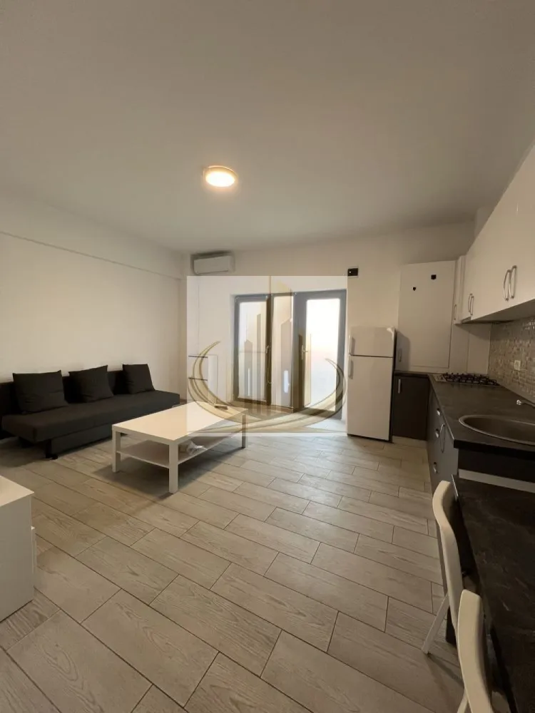 Grand Mobilis Imobiliare -Ap 2 camere de închiriat Giroc - 🌿 Apartament superb 2 camere | Giroc | Bloc nou | Etaj 1 | Liniște & confort

💰 Preț: 365 €/lună + garanție
📍 Zonă: Giroc – locație liniștită, ideală pentru relaxare
🕒 Disponibilitate: imediat 

Descoperă confortul unui apartament modern cu 2 camere, situat la etajul 1 într-un bloc nou din Giroc. Proprietatea se află într-o zonă calmă și aerisită, perfectă pentru cei care își doresc liniște, dar și acces rapid către oraș.

Stația de autobuz este la doar 3 minute de mers pe jos, oferind conexiuni rapide către punctele de interes.

⸻

✨ Dotări & beneficii:

* Centrală proprie – control total asupra confortului termic 🔥
* Complet mobilat și utilat
* Televizor
* Mașină de spălat rufe
* Frigider
* Aragaz
* Spațiu bine compartimentat, luminos și primitor

⸻

🌟 Avantaje:

* Bloc nou
* Etaj 1 – acces facil
* Zonă liniștită, fără trafic intens
* Ideal pentru o persoană sau un cuplu

⸻

📞 Sună acum pentru mai multe detalii sau pentru a programa o vizionare!
ID intern CP3064166