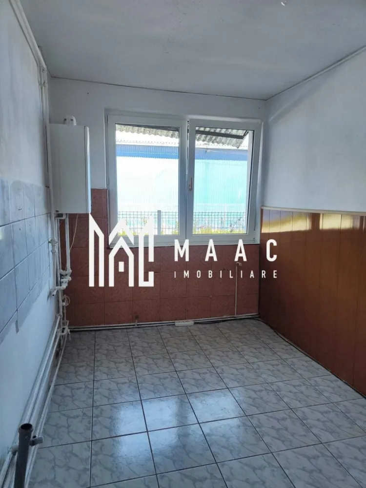 Apartament 1 Camera I Decomandat I Parter I zona Turnisor - Se oferă spre vânzare o garsonieră practică, bine compartimentată, situată la parterul inalt al unui imobil amplasat într-o zonă apreciată pentru accesul rapid către principalele puncte de interes ale orașului.

Cu o suprafață utilă de 32 mp, locuința beneficiază de o compartimentare decomandată, oferind funcționalitate și confort atât pentru locuire proprie, cât și pentru investiție.

Compartimentare:
Hol de acces
Bucătărie separată
Baie
Cameră spațioasă

Avantaje și dotări:
Compartimentare decomandată
Izolație termică exterioară – confort sporit și eficiență energetică
Costuri reduse de întreținere
Parter – acces facil
Potrivită pentru locuit sau închiriere

Localizare:

Situată in zona de Turnisorpe in Proximitatea magazinului Lidl
Acces rapid către magazine, stații de autobuz și facilități zilnice
Zonă bine conectată, apreciată pentru poziționare și accesibilitate

O proprietate practică și accesibilă, ideală pentru cei care caută o locuință eficientă sau o investiție sigură într-o zonă bine cotată.

PEntru informati si vizionari: CP3064124