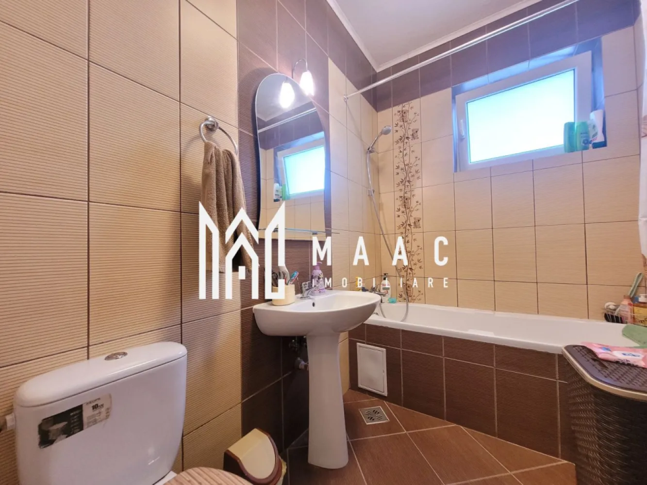 Apartament 3 camere | Decomandat | Etaj 1 | Parcare | Balcon