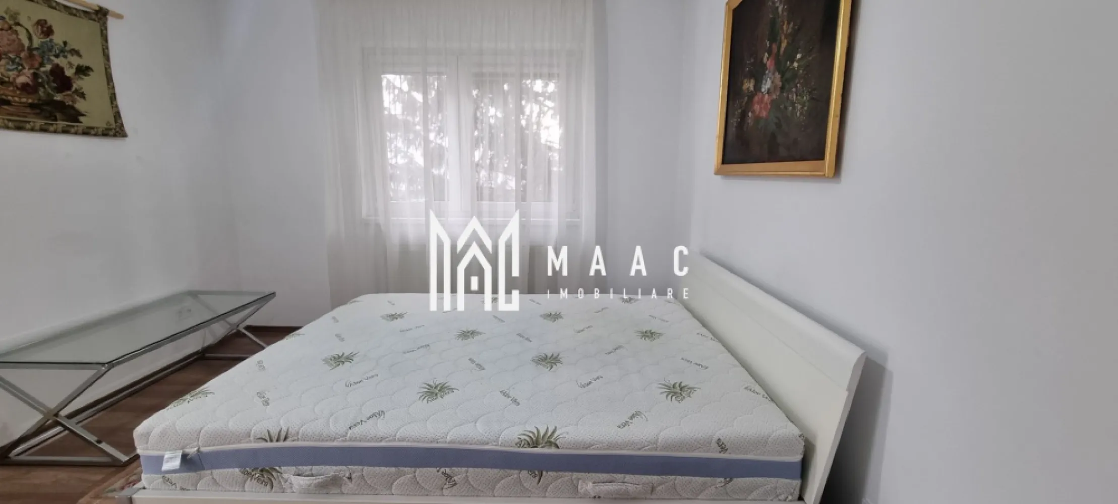 Apartament 2 camere I 76mpu I Etajul 1 I Sub Arini - MAAC Imobiliare vă propune pentru închiriere un apartament deosebit, situat în proximitatea parcului Sub Arini, una dintre cele mai apreciate zone din Sibiu.

Acest apartament se află la etajul 1 al unei vile recent construite, beneficiind de parcare privată. Construcția este amplasată în interiorul terenului, oferind astfel un spațiu privat și liniște deplină.

Caracteristici principale:
- Suprafață generoasă: 76 mpu, inteligent compartimentată.
- Hol de acces, cu spațiu pentru depozitare.
- Bucătărie închisă, complet echipată.
- Baie, cu geam pentru aerisire.
- Living spațios.
- Dormitor generos.

Apartamentul se închiriază complet mobilat și utilat.
Dotări moderne, confort sporit.
Ideal pentru cei care caută o locuință complet utilată, într-o zonă privată.

Condiții de închiriere:
- Închiriere pe termen lung.
- La semnarea contractului, se achită chiria in avans și o lună garanție.
- Nu se acceptă animale de companie.

Parcul Sub Arini este ideal pentru plimbări cu bicicleta sau role și diverse jocuri de agrement. În imediata sa apropiere se află stadionul municipal Sibiu, terenuri de tenis și bazinul de înot Olimpia.

Pentru mai multe informații, precizați că ați văzut anunțul cu ID: CP2319669
