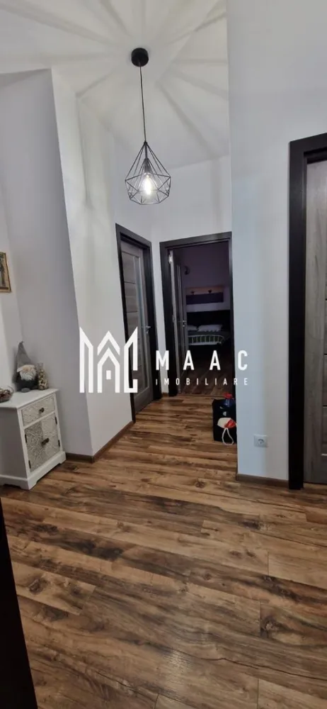 Apartament 3 camere | Curte 60 MP | Parcare | Selimbar