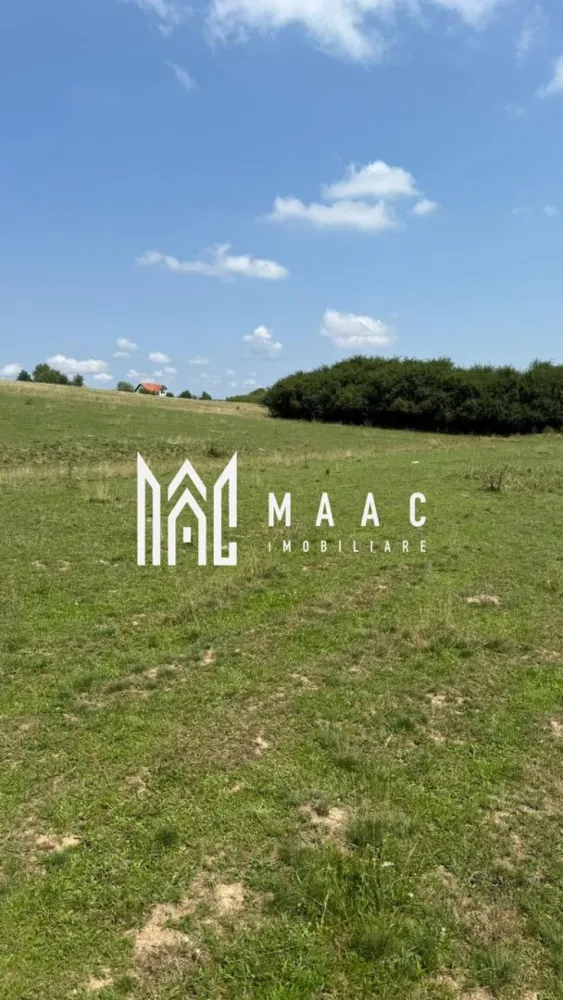 Teren Extravilan | 1.015 Mp | Calea Cisnadiei - MAAC Imobiliare vă propune spre vânzare un teren extravilan cu suprafața de 1.015 mp, situat pe Calea Cisnădiei, în apropiere de Sibiu, într-o zonă în continuă dezvoltare, apreciată pentru peisajul natural, liniște și accesibilitate.

Acest teren se află într-o zonă ideală pentru investiții, fie că este vorba despre dezvoltări rezidențiale, construcții individuale sau proiecte comerciale pe termen mediu și lung. Locația oferă acces rapid către Sibiu, dar și către localitățile din jur, fiind o alegere excelentă pentru cei care își doresc să fie aproape de oraș, dar departe de agitația urbană.

 Suprafață: 1.015 mp

 Categoria: Extravilan

Utilități: disponibile în imediata apropiere (electricitate, apă, gaz, canalizare)

Pentru mai multe detalii, vă rugăm să ne contactați, menționând ID:CP2661405