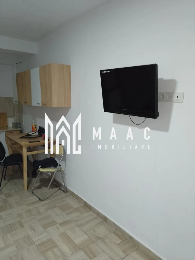 Garsoniera | Demisol | Zona Hipodrom 3 - Agenția MAAC Imobiliare vă propune spre vanzare o garsonieră complet mobilată și utilată, situată într-o zonă liniștită și accesibilă - Hipodrom 3, lângă magazinul Supeco. Această proprietate este ideală pentru cei care caută confort și accesibilitate.

Caracteristici Principale
Suprafață Utilă: 26,33 mp
Localizare: Hipodrom 3, lângă magazinul Supeco
Tipul Proprietății: Garsonieră mobilată

Avantaje și Beneficii :

Localizare Excelentă: Aproape de mijloacele de transport în comun, facilități comerciale (magazinul Supeco), școli și zone verzi.
Complet Mobilată și Utilată: Nu necesită investiții suplimentare în mobilier sau electrocasnice.
Confort și Funcționalitate: Spațiul este bine compartimentat și optimizat pentru a oferi un maximum de confort.
Siguranță și Liniște: Zona este recunoscută pentru siguranța sa și atmosfera liniștită, ideală pentru locuit.

Preț și Condiții
Pentru detalii suplimentare legate de preț și condiții de închiriere, vă rugăm să contactați agenția MAAC Imobiliare. Vom fi bucuroși să vă oferim toate informațiile necesare și să organizăm o vizionare la fața locului.

Pentru mai multe detalii precizati telefonic ca ati vazut anuntul cu ID:CP2028674
