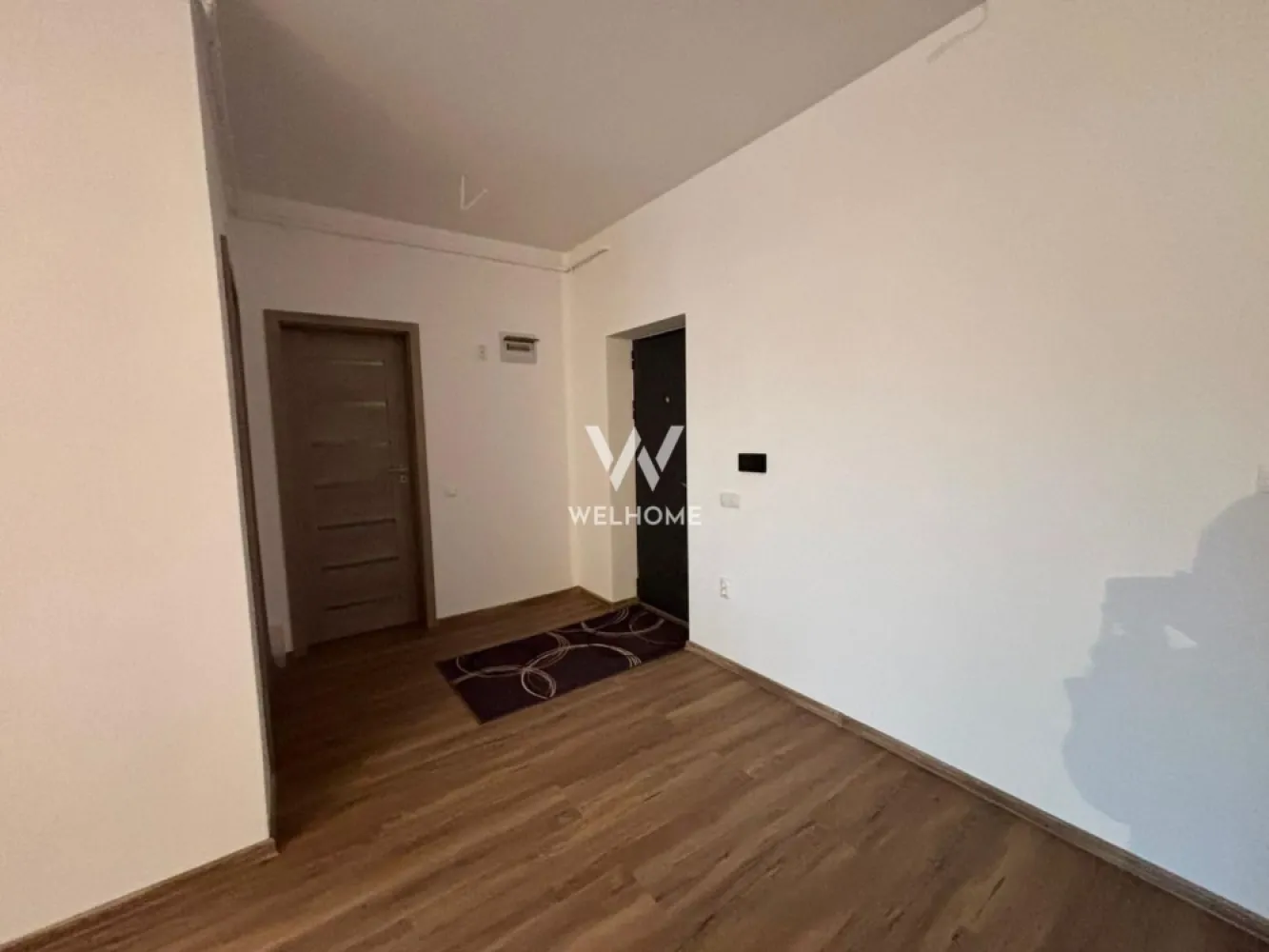 Apartament 2 camere - Selimbar, Unirii - Descoperă un ansamblu rezidențial modern, format din 3 blocuri, situat pe strada Unirii, Selimbar – o zonă accesibilă și bine conectată la punctele de interes ale orașului.

Proiectul oferă apartamente cu 2 și 3 camere, cu compartimentări variate, gândite inteligent pentru a răspunde diferitelor stiluri de viață și nevoi ale fiecărei familii. Fie că îți dorești un spațiu compact și eficient sau un apartament generos, aici găsești opțiunea potrivită.
Confortul este asigurat prin încălzirea în pardoseală, care oferă o distribuție uniformă a căldurii și un plus de eficiență energetică.

Apartamentele se pot preda atât la stadiul de semifinisat, pentru cei care își doresc să își personalizeze locuința după propriul gust, cât și la cheie, pentru mutare imediată, fără griji suplimentare. 
Compartimentare: bucatarie cu living open-space, dormitor, baie si balcon.

Pret semifinisat: 88 765 EURO 
0756 094 405 - Alege confortul, calitatea și un cămin adaptat stilului tău de viață!