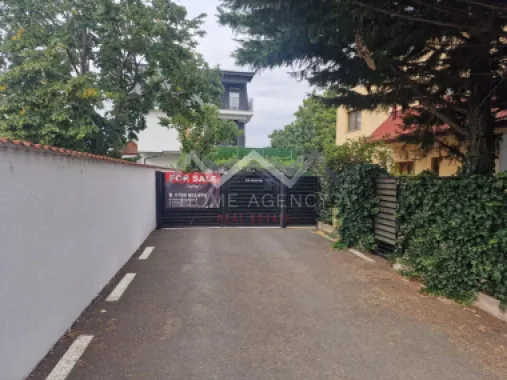 Casă individuală P+1+M cu garaj și terase spațioase – Otopeni Central
