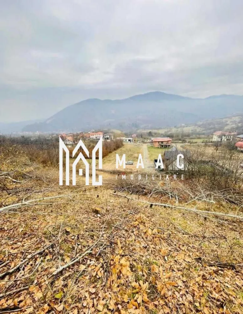 Teren intravilan | 1916 mp | Cisnadioara - MAAC Imobiliare va propune spre vanzare un teren de 1916 mp, in Cisnădioara cu o panoramă superbă spre Munții Făgăraș și Cetatea Cisnădioara.

Vă propunem spre vânzare 3 loturi de teren intravilan, ideale pentru construcții rezidențiale, situate într-o zonă liniștită și pitorească din Cisnădioara,

Lot 1: 966 mp

Lot 2: 500 mp

Lot 3: 450 mp

Terenurile beneficiază de acces auto facil printr-un drum bine întreținut și dispun de toate utilitățile (curent electric, apă, gaz, canal), aflate la marginea proprietății.

Amplasarea este una deosebită, cu o panoramă impresionantă asupra Munților Făgăraș și Cetății Cisnădioara, oferind un cadru natural ideal pentru locuință permanentă sau casă de vacanță.

Pentru mai multe informatii sau pentru a programa o vizionare, va rugam specificati ID: CP2643068