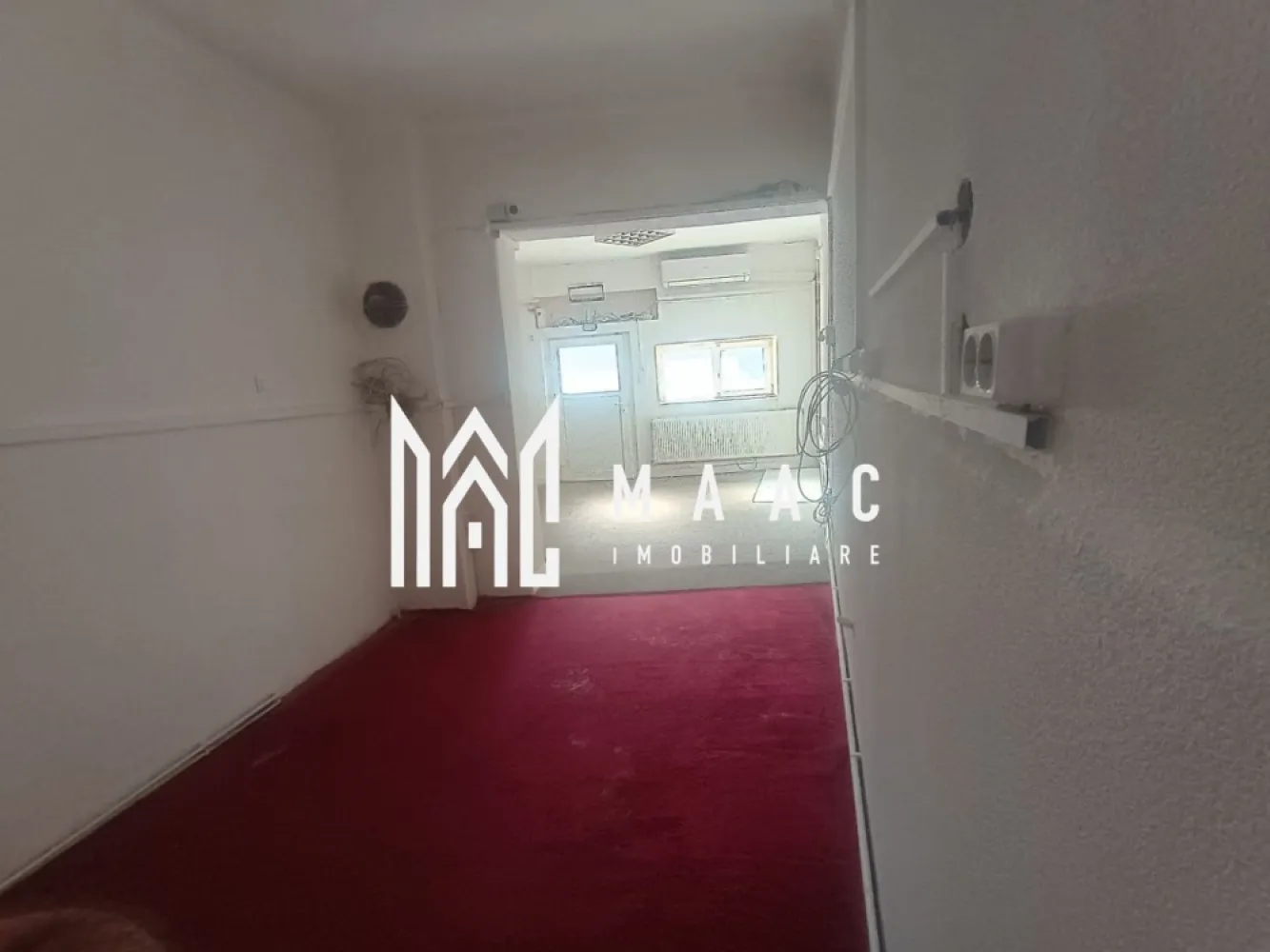 Spatiu comercial /birouri I Parter I 45MP I Terezian - MAAC Imobiliare propune spre vanzare spatiu amplasat in Terezian . Este format din doua încăperi si o baie. Incalzirea se face cu centrala proprie si calorifere. Instalatie de aer conditionat (rece si cald). Disponibilitate imediata. Pentru mai multe detalii va rugam specificati telefonic: CP2642061