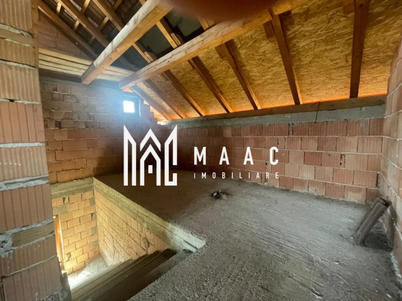 Casă 5 Camere | Individuala | 100 MPU | Cristian - MAAC Imobiliare vă propune spre vânzare o casă spațioasă, aflată în stadiul de construcție la roșu, situată în comuna Cristian, județul Sibiu, o zonă rezidențială liniștită, în plină dezvoltare.

Caracteristici principale:
Suprafață teren: 300 mp

Compartimentare inteligentă și funcțională:
Parter: living spațios, bucătărie, baie, dormitor
Etaj 1: 3 dormitoare, baie

Stadiu: Se predă la roșu, oferind posibilitatea personalizării interioare după propriul gust

Utilități: Apă, canalizare, curent electric – toate disponibile

Avantaje:
Zonă rezidențială nouă, cu acces facil către Sibiu
Ideală pentru locuință de familie sau investiție imobiliară
Posibilitate de amenajare completă conform propriilor nevoi și stil de viață

Pentru mai multe detalii sau pentru a programa o vizionare, vă rugăm să ne contactați, specificand ID-ul CP2641615.