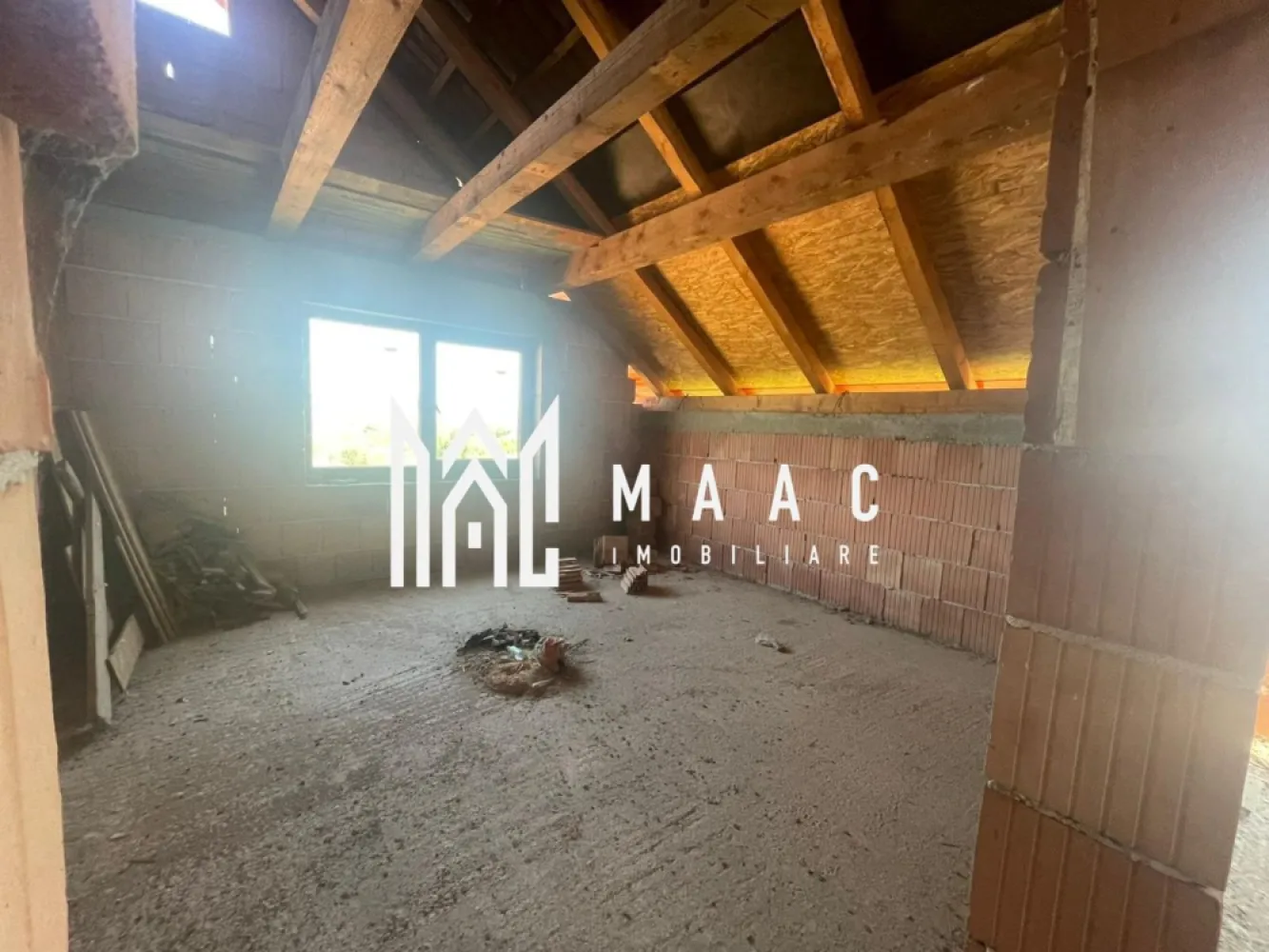 Casă 5 Camere | Individuala | 100 MPU | Cristian - MAAC Imobiliare vă propune spre vânzare o casă spațioasă, aflată în stadiul de construcție la roșu, situată în comuna Cristian, județul Sibiu, o zonă rezidențială liniștită, în plină dezvoltare.

Caracteristici principale:
Suprafață teren: 300 mp

Compartimentare inteligentă și funcțională:
Parter: living spațios, bucătărie, baie, dormitor
Etaj 1: 3 dormitoare, baie

Stadiu: Se predă la roșu, oferind posibilitatea personalizării interioare după propriul gust

Utilități: Apă, canalizare, curent electric – toate disponibile

Avantaje:
Zonă rezidențială nouă, cu acces facil către Sibiu
Ideală pentru locuință de familie sau investiție imobiliară
Posibilitate de amenajare completă conform propriilor nevoi și stil de viață

Pentru mai multe detalii sau pentru a programa o vizionare, vă rugăm să ne contactați, specificand ID-ul CP2641615.