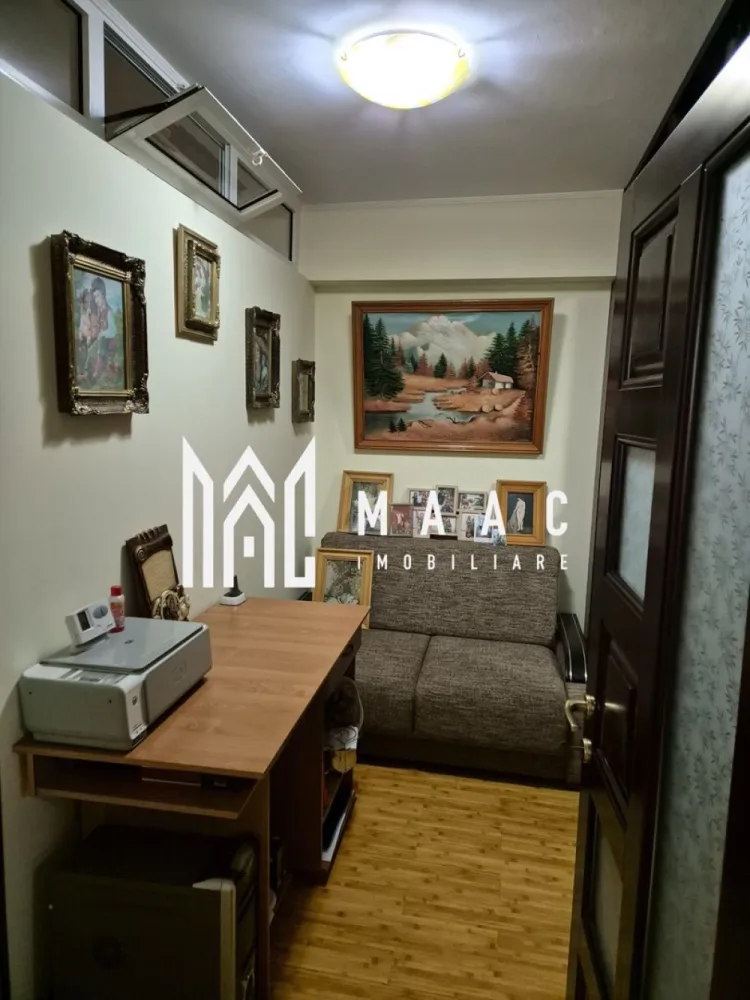 Apartament 2 camere 60 mp | Zona Nord | Centrala Termica | - Pret 85.000Euro | Apartament 2 camere decomandat | Centrala termica proprie| etaj 1

MAAC Imobiliare va propune spre vanzare un apartament cu 2 camere, decomandat, situat in zona Nord ,aflat la etajul 1/4 al unui bloc nou.

Cu o suprafata generoasa utila de 55.24 MP si totala de 60.91MP, acesta este compartimentat astfel:
-Hol
-Dormitor generos
-Camera de dressing si birou
-Living cu acces la balcon
-Bucatarie
-Baie cu ventilatie

Apartamentul beneficiaza de multiple imbunatatiri precum:
-Centrala Termica pe gaz
-Calorifere noi ,
-Tamplarie PVC
-Parchet nou
-Mobilier din lemn masiv

Imobilul se propune spre vanzare complet mobilat si utilat cu exceptia tablourilor si a unei masute.

Avantaje suplimentare:
-Costuri mici la intretinere in timpul sezonului cald/rece.
-Amplasarea excelentă oferă acces facil la principalele puncte de interes din zonă, 
-Compartimentare ideala

Dacă îți dorești un apartament gata de locuit, modern și cu o priveliște deosebită, contactează-ne pentru mai multe detalii sau pentru a programa o vizionare!

MAAC Imobiliare vine in sprijinul dumnevoastra cu :
- Consultanta imobiliara
- Consiliere juridica
- Indrumare financiara
- Atentie, respect si corectitudine

id: CP2777144