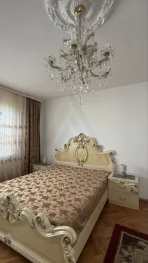 Apartament modern 3 camere cu balcoan terasa și curte comuna in Strand