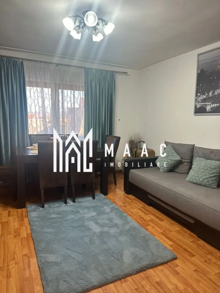 Casa individuala I P+E I 200 MPU I Teren 200mp I Selimbar - MAAC Imobiliare vă propune la vânzare o casă individuală cu regim de înălțime P+E, situată în Șelimbăr, cu o suprafață utilă de 200 mp și teren aferent de 200 mp, o proprietate versatilă, potrivită atât pentru locuință familială, cât și pentru investiție imobiliară sigură. Amplasată într-o zonă liniștită, cu acces facil către principalele puncte de interes, casa oferă confort, funcționalitate și posibilitatea organizării în două unități locative independente datorită accesului separat la etaj.

Imobilul este compartimentat eficient, oferind spații generoase și bine distribuite pe fiecare nivel, ideale pentru o familie extinsă sau pentru închiriere.

Compartimentare:
-Parter: 3 camere, baie, bucătărie
-Etaj (acces separat): 2 camere, living, baie, dressing

Construcția este solidă, realizată cu atenție la detalii, iar finisajele moderne contribuie la un ambient plăcut și actual. Curtea privată oferă potențial de amenajare, fiind un spațiu ideal pentru relaxare sau organizarea unei zone verzi personalizate. Proprietatea beneficiază de utilități complete, ceea ce asigură confortul necesar pentru locuire imediată.

Pentru informații suplimentare și programarea unei vizionări, vă rugăm să ne contactați și să menționați CP2616589 la telefon.