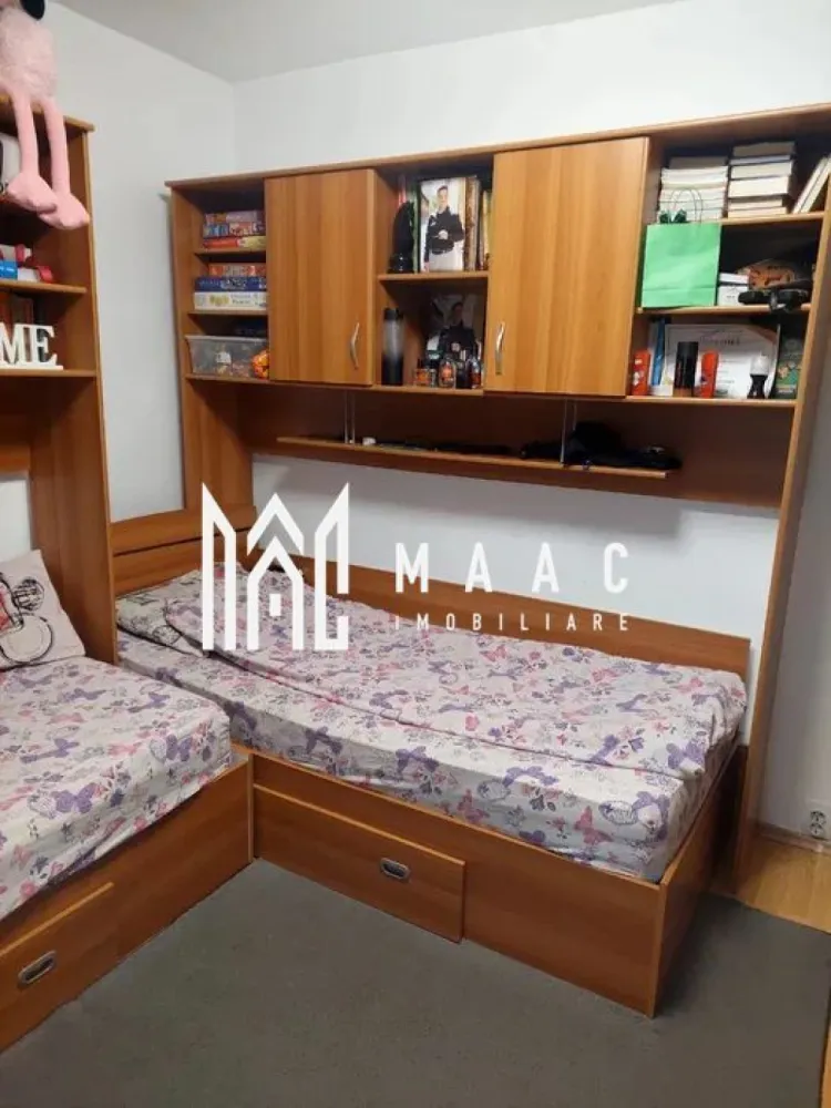 Apartament 2 camere | Parter | Balcon | Pivnita | 64 MPU - MAAC Imobiliare va prezinta un apartament 2 camere decomandat situat la parter – Zona Ștefan cel Mare.

Caracteristici:
Tip apartament: 2 camere, total decomandat
Suprafață utilă: 64 mp
Suprafață totală: 69 mp
Etaj: Parter din 4
Balcon: 5 mp
Pivnita: aproximativ 10 mp cu rafturi de depozitare

Compartimentare:
Living generos, dormitor confortabil, bucătărie separată, extinsă, baie cu cadă și geam pentru aerisire naturală, hol de intrare cu acces facil către toate camerele si balcon de 5 mp.

Notă: Inițial apartamentul dispunea de 2 băi, dar una dintre ele a fost desființată pentru extinderea bucătăriei.

Dotări și finisaje:
Centrală termică proprie cu calorifere 
Se vinde parțial mobilat – rămâne mobilierul de bucătărie
Posibilitate de preluare integrală a mobilierului, în funcție de înțelegere
Zonă cu acces rapid la mijloace de transport în comun
Apropiere de școli, grădinițe, supermarketuri, spitale, parcuri și zone comerciale

Pentru mai multe detalii precizati telefonic ca ati vazut anuntul cu ID: CP2616425