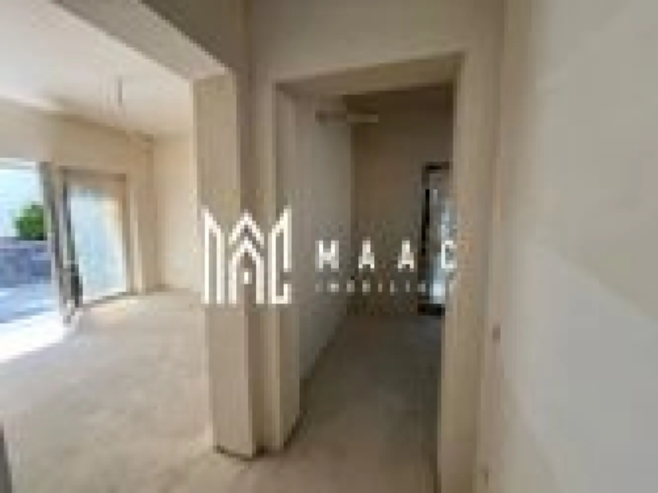 Apartament 2 camere | 53 MPU | Balcon | 2 Locuri de Parcare | Turnisor - Maac Imobiliare vă propune spre vânzare un apartament modern cu 3 camere, situat la etajul 1 al unui imobil cu regim de înălțime P+2, într-o zonă liniștită și bine cotată – Turnișor, Sibiu.

Caracteristici principale:
Suprafață utilă: 53 mp
Etaj: 1 din 2
Compartimentare: semidecomandată
Balcon spațios
2 locuri de parcare incluse în preț

Predare la cheie – cu finisaje moderne și de calitate

Dotări și facilități:
Centrală termică proprie
Încălzire eficientă
Geamuri termopan
Ușă metalică la intrare
Finisaje premium: gresie, faianță, parchet laminat
Izolație termică exterioară
Contorizare individuală

Localizare – Turnișor:
Acces rapid către Zona Industrială de Vest și autostradă
În apropiere: supermarketuri, farmacii, școli, grădinițe, stații de autobuz
Zonă aerisită, ferită de trafic intens

Pentru mai multe informații sau pentru a programa o vizionare, nu ezitați să ne contactați, specificand ID: CP2615570