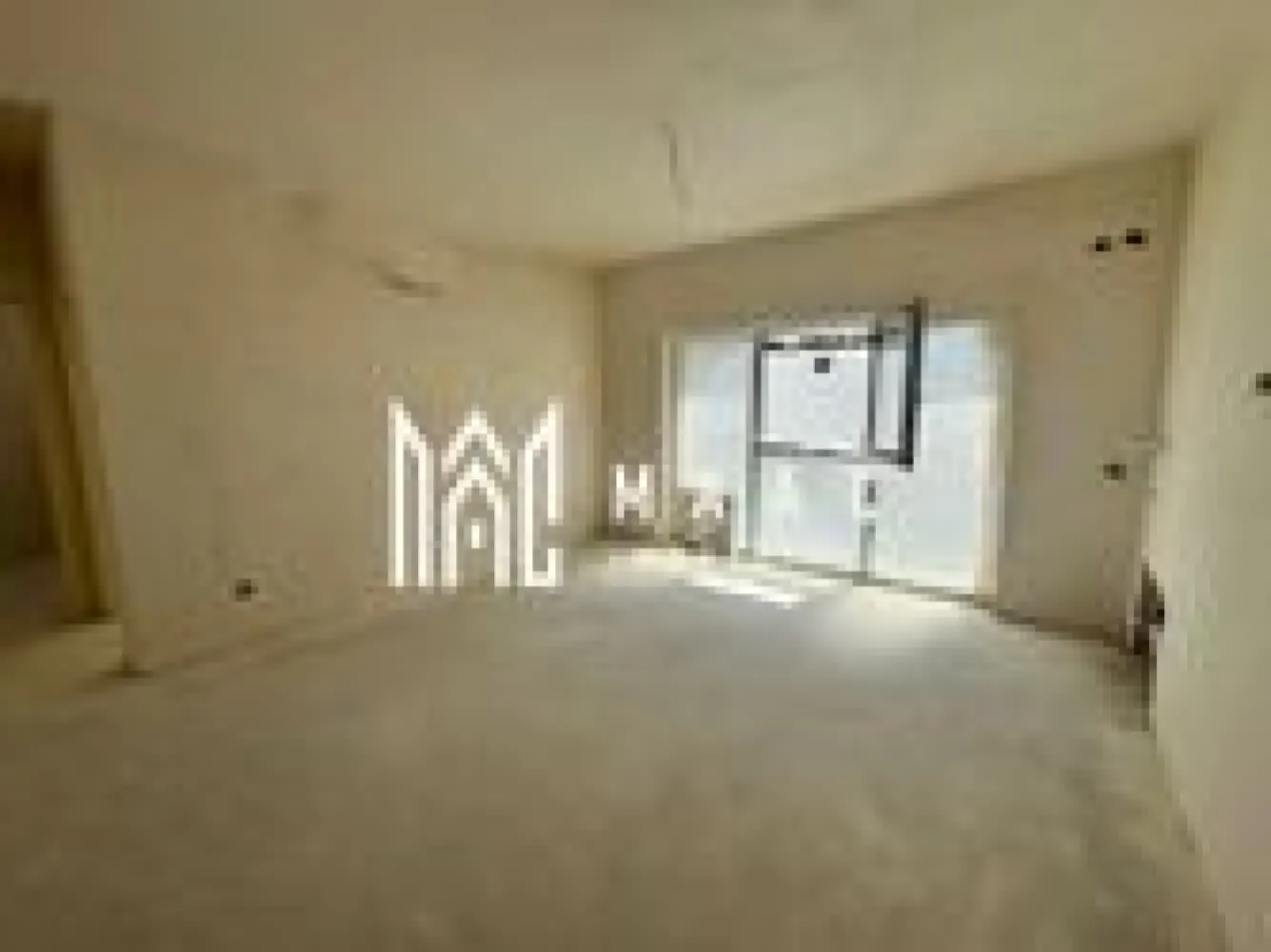 Apartament 2 camere | 53 MPU | Balcon | 2 Locuri de Parcare | Turnisor - Maac Imobiliare vă propune spre vânzare un apartament modern cu 3 camere, situat la etajul 1 al unui imobil cu regim de înălțime P+2, într-o zonă liniștită și bine cotată – Turnișor, Sibiu.

Caracteristici principale:
Suprafață utilă: 53 mp
Etaj: 1 din 2
Compartimentare: semidecomandată
Balcon spațios
2 locuri de parcare incluse în preț

Predare la cheie – cu finisaje moderne și de calitate

Dotări și facilități:
Centrală termică proprie
Încălzire eficientă
Geamuri termopan
Ușă metalică la intrare
Finisaje premium: gresie, faianță, parchet laminat
Izolație termică exterioară
Contorizare individuală

Localizare – Turnișor:
Acces rapid către Zona Industrială de Vest și autostradă
În apropiere: supermarketuri, farmacii, școli, grădinițe, stații de autobuz
Zonă aerisită, ferită de trafic intens

Pentru mai multe informații sau pentru a programa o vizionare, nu ezitați să ne contactați, specificand ID: CP2615570