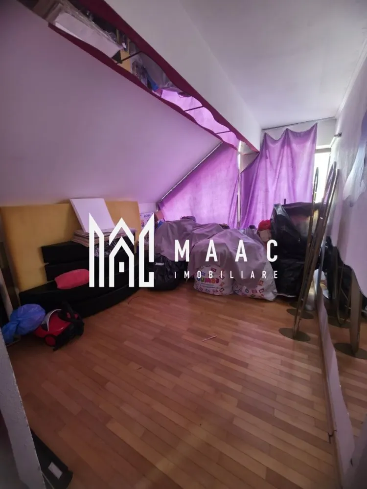 Apartament 4 Camere I Decomandat I Loc Parcare I Selimbar - Se oferă spre vânzare un apartament spațios cu 4 camere decomandate, situat la etajul 1 din 2 al unei case-tip vilă din Șelimbăr, într-un imobil exclusivist cu doar 3 apartamente – câte unul pe fiecare nivel.

Această proprietate oferă intimitate, confort și spațiu generos, fiind alegerea ideală pentru familii sau pentru cei care caută o alternativă premium la apartamentele clasice.

Compartimentare și dotări:
4 camere decomandate
2 băi
Bucătărie complet echipată
Spații multiple de depozitare
2 balcoane
Loc de parcare inclus
Se vinde complet mobilat și utilat

Avantaje:
Disponibil imediat
Doar 3 apartamente în întregul imobil – intimitate sporită
Etaj 1 – poziție ideală
Compartimentare excelentă pentru familie
Zonă liniștită, apreciată și în continuă dezvoltare
Costuri reduse și confort superior față de blocurile convenționale

Localizare:
Șelimbăr
Acces rapid către Sibiu, centre comerciale, școli și facilități urbane

O proprietate rară, ce combină avantajele unei case cu beneficiile unui apartament modern, oferind spațiu, confort și exclusivitate.

Pentru informati si vizionari: CP3064586