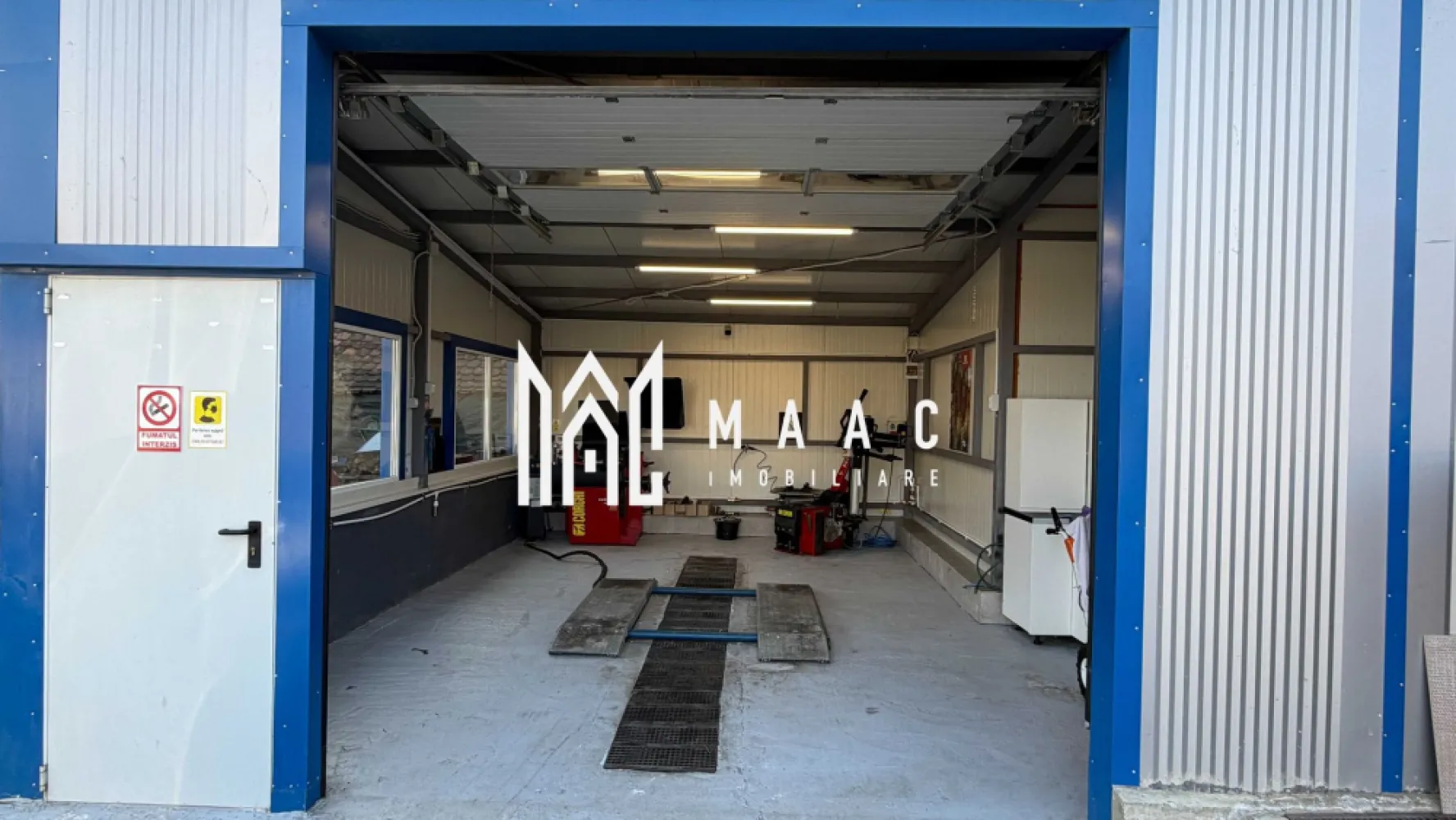Hala echipata complet | Service auto\ Detailing | 50 MPU | Sura Mare | - MAAC Imobiliare vă propune spre închiriere o hală ideală pentru desfășurarea activităților auto, situată într-o zonă cu acces facil către artere principale, autostradă și transport public.

Detalii proprietate:
Suprafață utilă: 50 mp
Suprafață teren: 200 mp
Înălțime utilă: 5 m
Locuri de parcare: 3

Dotări și facilități:
 Echipamente vulcanizare de ultimă generație (CORGHI – mașină dejantat, echilibrat, elevator foarfecă)
 Acces vehicule grele
 Apă curentă + canalizare
 Gaze naturale
 Baie privată

Spațiul este disponibil complet echipat – perfect pentru service auto sau vulcanizare – fiind potrivit si pentru activități precum detailing, depozitare sau atelier.

Pentru mai multe detalii si pentru programarea unei vizionari nu ezitati sa ne contactati specificand ID:CP3062592
MAAC Imobiliare- Partenerul tau de incredere