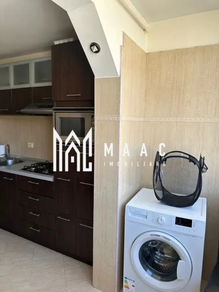 Apartament 2 Camere Decomandat I Etaj 3 I Calea Dumbravii - Se oferă spre închiriere apartament cu 2 camere decomandate, situat la etajul 3 din 4 al unui imobil amplasat în zona Calea Dumbrăvii – Dioda, una dintre cele mai apreciate și bine conectate zone ale orașului.

Locuința este ideală pentru chiriași care caută confort, accesibilitate și stabilitate pe termen lung.

Caracteristici:
2 camere decomandate
Etaj 3 din 4
Complet mobilat și utilat
Compartimentare eficientă
Pivniță inclusă – spațiu suplimentar de depozitare
Apartament bine întreținut
Avantaje:
Disponibil imediat
Se închiriază pe termen lung
Zonă premium, cu acces rapid către magazine, școli, transport public și alte facilități
Ideal pentru cupluri, persoane active sau familie
Etaj intermediar – poziție optimă pentru confort termic și accesibilitate

Un apartament complet echipat, bine poziționat și pregătit pentru mutare imediată, într-una dintre cele mai bune zone din Sibiu.

Pentru informati si vizionari: CP3064218