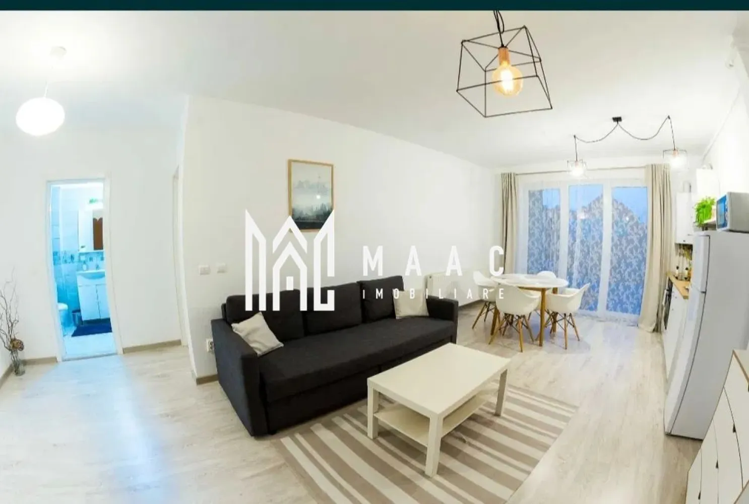 Apartament 2 Camere I Parter I Loc Parcare I City Residence - Se oferă spre închiriere apartament cu 2 camere, situat la parterul unui imobil din ansamblul rezidențial City Residence, una dintre cele mai apreciate zone pentru confort, accesibilitate și proximitate față de facilitățile urbane.

Locuința este complet pregătită pentru mutare imediată, fiind ideală atât pentru persoane singure, cât și pentru cupluri.

Caracteristici:
2 camere
Parter
Complet mobilat și utilat
Compartimentare practică
Apartament bine întreținut
Loc de parcare inclus

Avantaje:
Disponibil imediat
Ansamblu rezidențial modern
Acces rapid către magazine, transport public și zone comerciale
Zonă liniștită și bine cotată

Ideal pentru locuire confortabilă pe termen lung

Un apartament modern, complet echipat și bine amplasat, pregătit pentru mutare imediată.

Pentru informati si vizionari: CP3064208