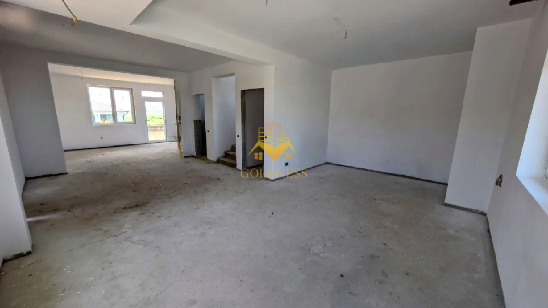 Comision 0%! Vila, 4 Camere, Dezmir, Constructie Noua, 450 mp, 4 Bai - Comision 0%!
Vilă Spațioasă cu 4 Camere de Vânzare în Dezmir, Cluj-Napoca
GOLDNESS Imobiliare vă propune spre vânzare o vilă modernă și spațioasă, situată în localitatea Dezmir, la doar câțiva kilometri de Cluj-Napoca. Această proprietate tip P+E (Parter + Etaj) oferă confort și intimitate, fiind ideală pentru o familie.
Construită pe un teren generos de 362 mp, vila are o suprafață totală de 450 mp, din care 150 mp sunt utili, distribuiți eficient. Suprafața construită la sol este de 87 mp.
Locuința este compusă din 4 camere luminoase și 4 băi, asigurând suficient spațiu și confort pentru toți membrii familiei. La parter se regăsește și o cameră tehnică, oferind un spațiu suplimentar pentru depozitare sau echipamente.
Proprietatea beneficiază de o curte proprie de 362 mp, perfectă pentru relaxare în aer liber, activități de familie sau amenajarea unei grădini. De asemenea, sunt disponibile 2 locuri de parcare în cadrul proprietății.
Dezmir oferă avantajele unei vieți liniștite, departe de aglomerația urbană, dar cu acces rapid la facilitățile orașului Cluj-Napoca.
Dacă sunteți interesați de această proprietate și doriți să o vizionați, nu ezitați să ne contactați telefonic sau prin e-mail. Vă stăm la dispoziție!