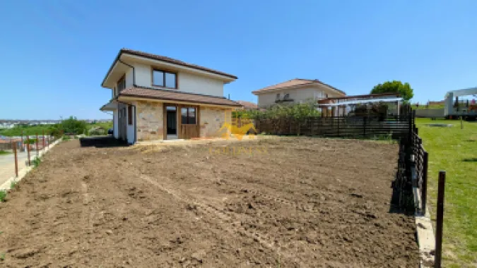 Comision 0%! Vila, 4 Camere, Dezmir, Constructie Noua, 450 mp, 4 Bai