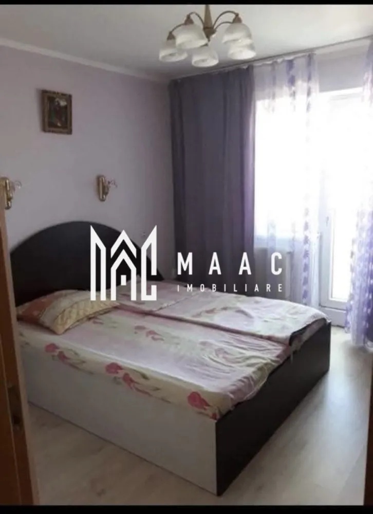 Apartament 3 camere I Decomandat I I Etaj 1 | Terezian - MAAC Imobiliare vă propune spre închiriere un apartament cu 3 camere decomandate, situat într-o zonă extrem de practică din Sibiu , ideal pentru locuire imediată. Apartamentul este amplasat la etajul 4 al unui bloc liniștit, cu o singură scară, având o compartimentare eficientă și o lumină naturală excelentă în toate camerele. Proprietatea dispune de: 3 camere decomandate, spațioase și luminoase Balcon generos, închis, care deservește ambele dormitoare Bucătărie complet mobilată și echipată Baie complet funcțională Hol cu spații de depozitare Detalii imobil: Suprafață: 72 mp Tip construcție: caramida Finisaje: mobilat complet, pregătit pentru mutare imediată Locație excelentă – situat în apropierea Școlii nr. 18 și la doar câteva minute de mers pe jos de Lidl, cu acces facil către centrul orașului. Zona este apreciată pentru liniște și proximitatea față de puncte esențiale de interes (transport public, școli, magazine). Disponibilitate: Imobilul este disponibil pentru mutare începând cu data de 20 iulie. Garantie timp de 12 luni Preț închiriere: 410 euro/lună Pentru mai multe informații și programarea unei vizionări, nu ezitați să ne contactați specificati ID:CP2608021