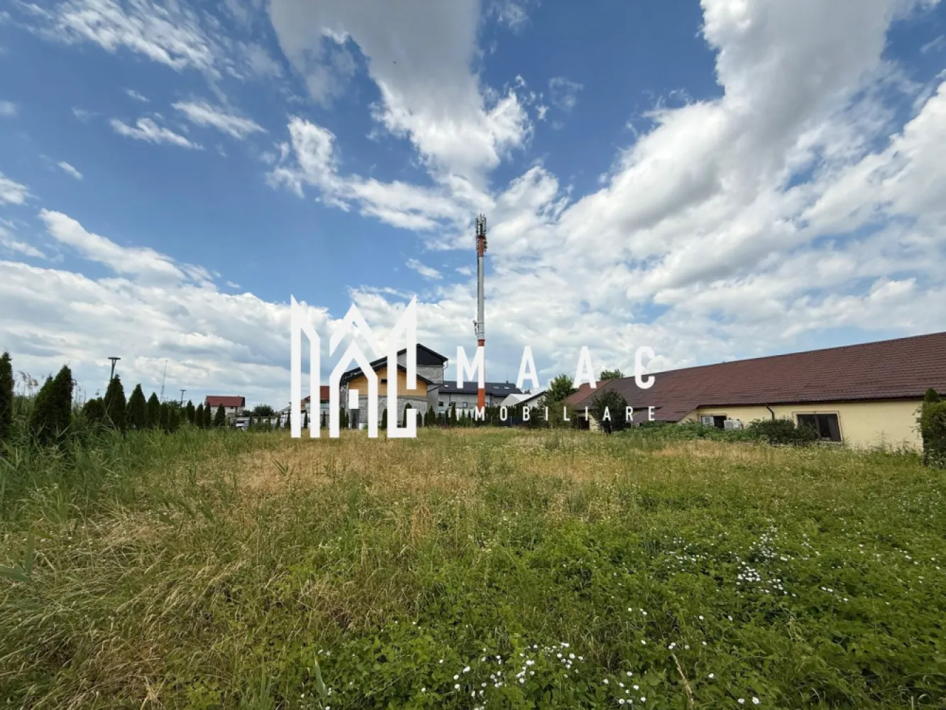 Teren 1900MP | Utilitati | Lacul lui Binder - MAAC Imobiliare propune atentiei dumneavoastra un teren intravilan si hala industriala, cu utilitati, in zona Lacul lui Binder.

Spatiul este compartimentat astfel:
- spatiu productie: 280.68 mp
- birouri: 136.5 mp
- vestiare + depozit: 33.93 mp

Structura halei este din caramida, acoperisul din tabla si podeaua este din rasina epoxidica.

Pentru mai multe detalii specificati: CP2606624