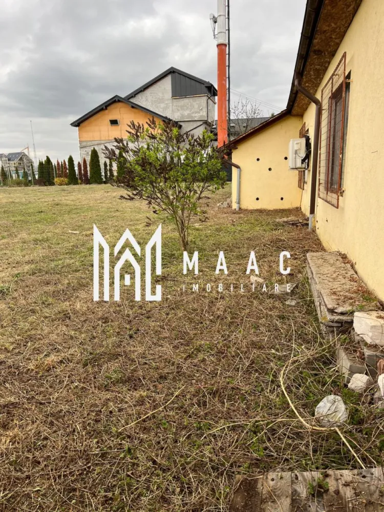 Teren 1900MP | Utilitati | Lacul lui Binder - MAAC Imobiliare propune atentiei dumneavoastra un teren intravilan si hala industriala, cu utilitati, in zona Lacul lui Binder.

Spatiul este compartimentat astfel:
- spatiu productie: 280.68 mp
- birouri: 136.5 mp
- vestiare + depozit: 33.93 mp

Structura halei este din caramida, acoperisul din tabla si podeaua este din rasina epoxidica.

Pentru mai multe detalii specificati: CP2606624