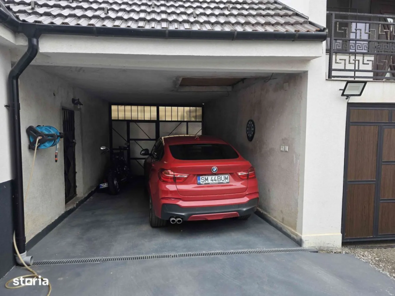 BRASADAS vinde casa in BOTIZ. - Agentia Imobiliara BRASADAS vinde casa in comuna Botiz la 2 km de oras, cu scoala , magazin alimentar , farmacie la 2 min , cu 3 locuri de parcare in fata casei , 2 garaje , terasa privata , gradina 5 arii ,full dotata si utilata , incalzire cu microcentrala , 3 dormitoare , 2 bai, living maree, bucatarie maree, aer conditionat,semineu, beci , sisteme video , alarma cu senzori de miscare ,garaj cu etaj, anexe etc.
www.brasadas.com.