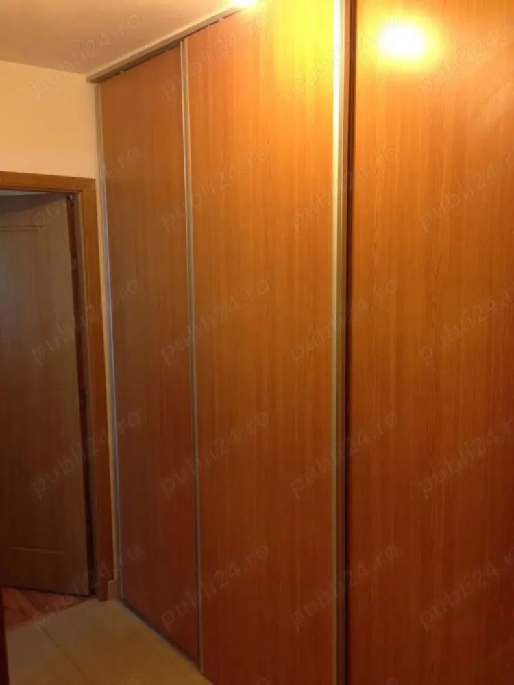 Vand garsoniera confort 1, Brancoveanu, vis-a-vis de spitalul Budimex - Garsonieră confort 1 de vânzare 33,19 mp utili, decomandata, compartimentare avantajoasă, spatioasa, situată într-un bloc bine întreținut si linistit.

Compartimentare:
Hol generos cu dressing 5,72 mp
Bucătărie separată 5,06 mp
Baie cu geam mare si cadă 4,42 mp
Cameră mare 18 mp

Avantaje:
Compartimentare eficientă, cu bucătărie separată
Ideală pentru locuit sau investiție (închiriere rapidă 300Euro pretul zonei sau afacere Airbnb - spitalul Budimex)
Zonă liniștită, aproape de mijloace de transport și facilități urbane
Parc si metrou aproape
Spitalul Budimex vis-a-vis
Anvelopata
Loc de parcare platit in fata blocului

Preț: 68.000 negociabil