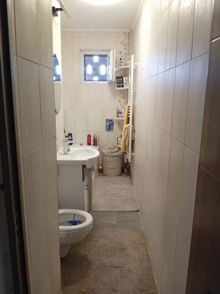 BRASADAS vinde ap 2 cam in 14 Mai etajul 3. - Agenția imobiliara BRASADAS vinde apartament cu 2 camere in 14 mai la etajul 3.
Apartamentul a fost renovat de un an are termopane jaluzele plasa de tantari parchet nou.
www.brasadas.com.