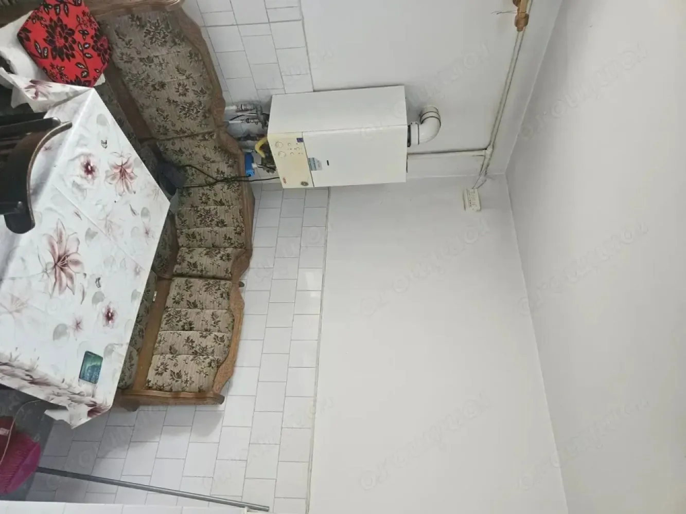 BRASADAS vinde ap 2 cam etaj3/4 decomandat, Carpați 2 - Agenția imobiliara BRASADAS vinde apartament cu 2 camere Carpați 2, etaj 3/4 cu 2 bacoane, termopan, microcentrala, orientare est-vest, soare toată ziua, luminos, nu este de colt, nici de mijloc. Balcon la camera mare si la bucătărie. 
www.brasadas.com.