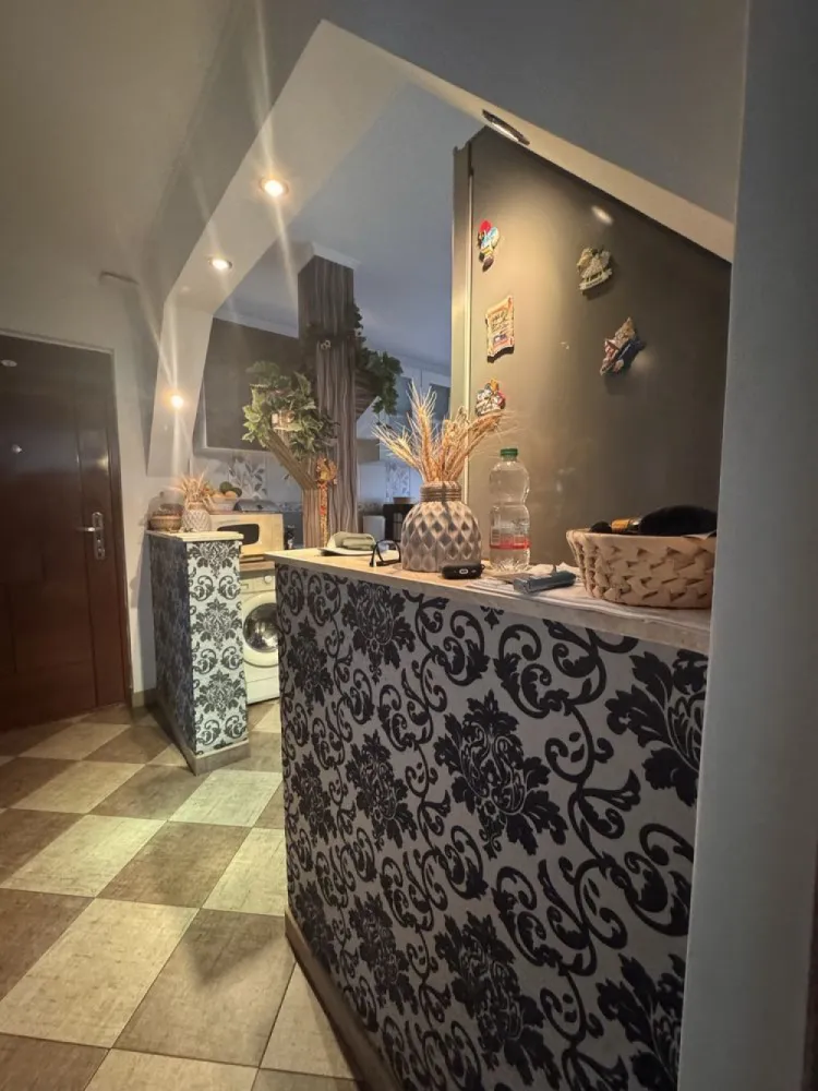 BRASADAS vinde ap 2 cam etaj 4/4 în M16. - Agenția imobiliara BRASADAS vinde apartament situat la etajul 4, compus din 2 camere semidecomandate, balcon, bucătărie și baie. Locuința este gata de mutat, îngrijită și luminoasă.
Dotat cu 2 aparate de aer condiționat (în fiecare cameră)
Compartimentare practică și confortabilă
Bloc curat, zonă liniștită, aproape de magazine, școli și transport
Acoperiș făcut
www.brasadas.com.