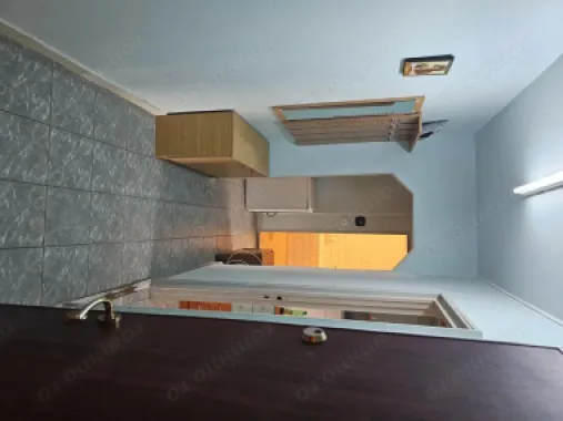 BRASADAS vinde ap 2 cam etaj3/4 decomandat, Carpați 2