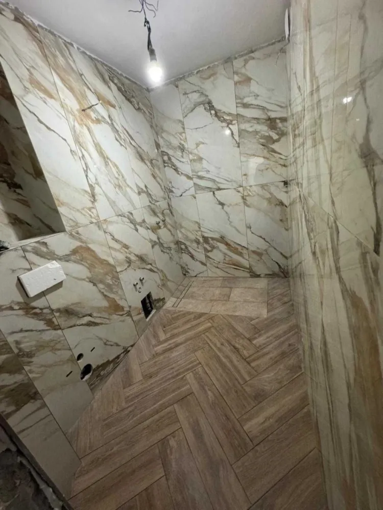 BRASADAS vinde ap 2 cam M16 Etaj 1/4. - Agenția imobiliara BRASADAS vinde apartament in Micro 16 la etaj 1/4.
Apartament reconfigurat in 2 dormitoare, living , 2 hol , baie si balcon inchis cu geamuri termopane , 54 mp . 
Renovat complet. 
Instalatie electrica complet noua, instalatie de incalzire noua, uși porta dors , geamuri termopan, izolat si finasat cu tencuiala decorativa. 
www.brasadas.com.