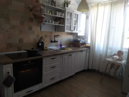 BRASADAS vinde ap ultracentral cu 3 camere.