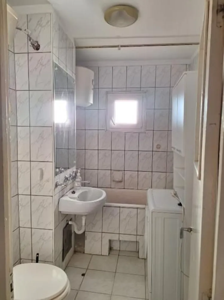 BRASADAS vinde ap 2 cam 4/4 RENOVAT Carpati II - Agenția imobiliara BRASADAS vinde apartament partament cu 2 camere, beci , proaspat RENOVAT , geamuri termopan, usa metalica, centrala gaz.
www.brasadas.com.