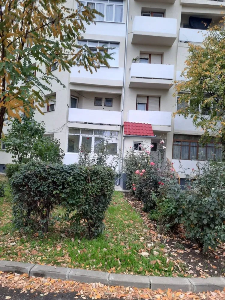 BRASADAS vinde ap 3 cam la PARTER în Micro 16. - Agentia imobiliara BRASADAS vinde apartament cu 3 camere transformat în 2 camere 78m utili la parter lingă podul Golescu mobilat si utilat.
www.brasadas.com.