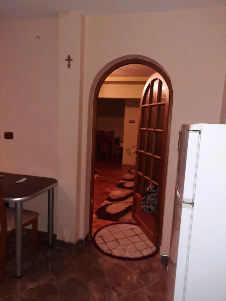 BRASADAS vinde ap 3 cam la PARTER în Micro 16. - Agentia imobiliara BRASADAS vinde apartament cu 3 camere transformat în 2 camere 78m utili la parter lingă podul Golescu mobilat si utilat.
www.brasadas.com.
